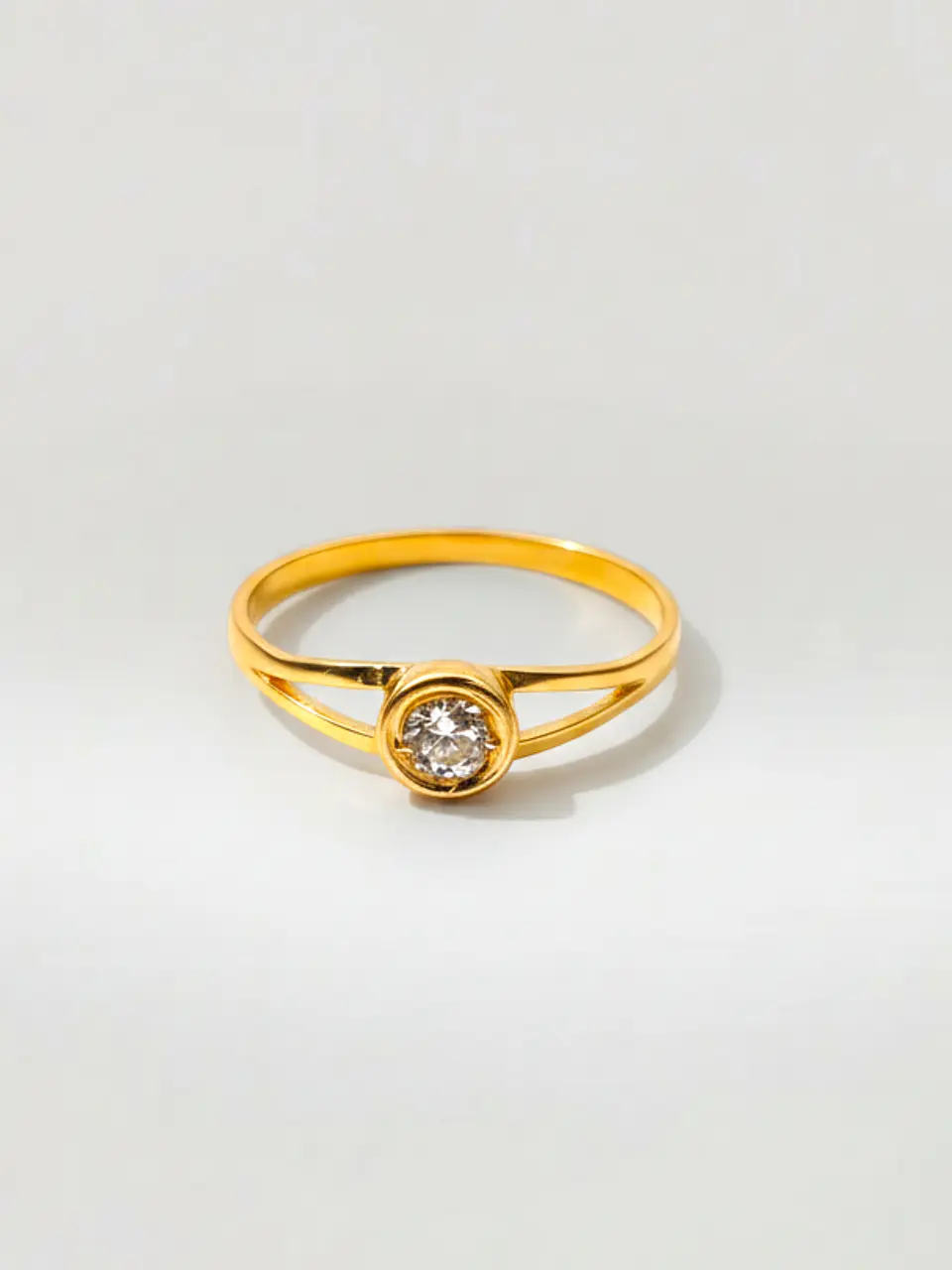 Anillo Punto de Luz Resplandor Circón Oro 18k 1