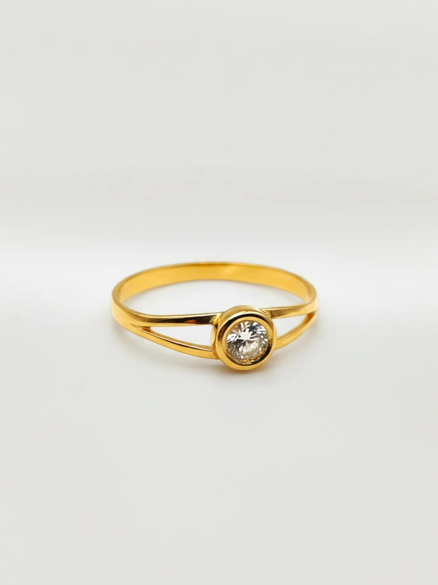 Anillo Punto de Luz Resplandor Circón Oro 18k 3