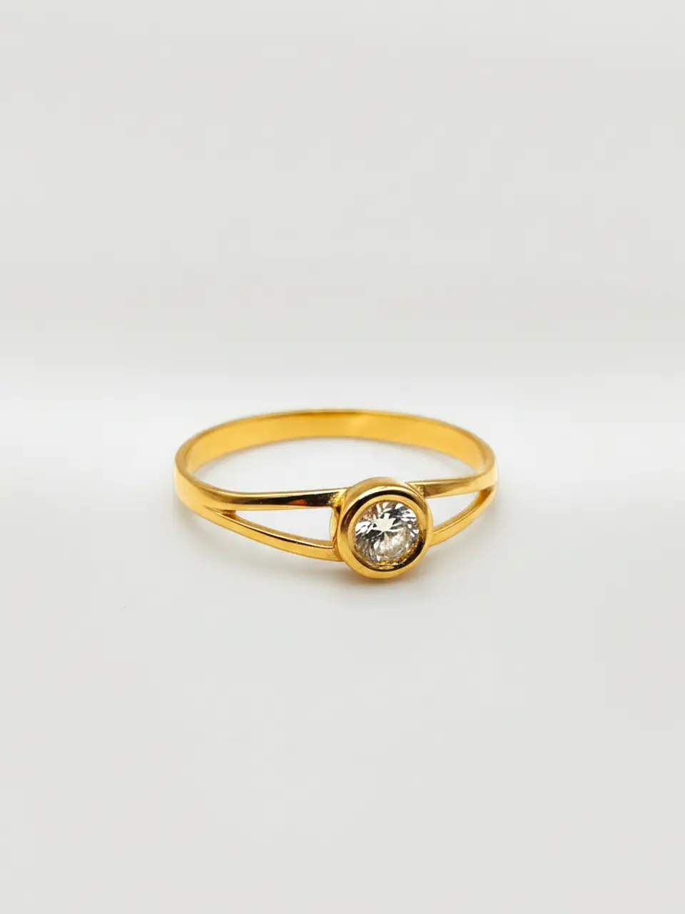 Anillo Punto de Luz Resplandor Circón Oro 18k 3