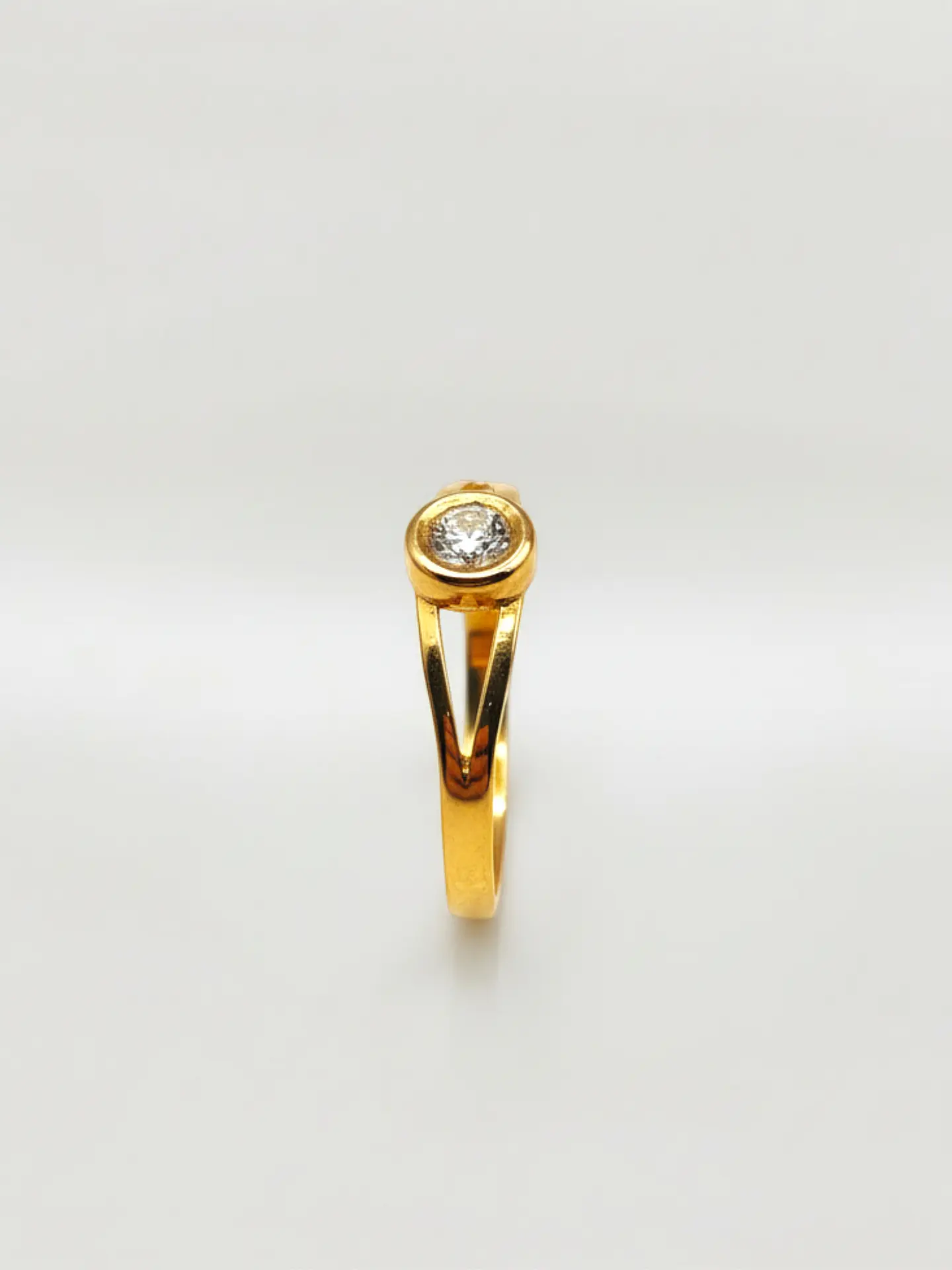 Anillo Punto de Luz Resplandor Circón Oro 18k 6