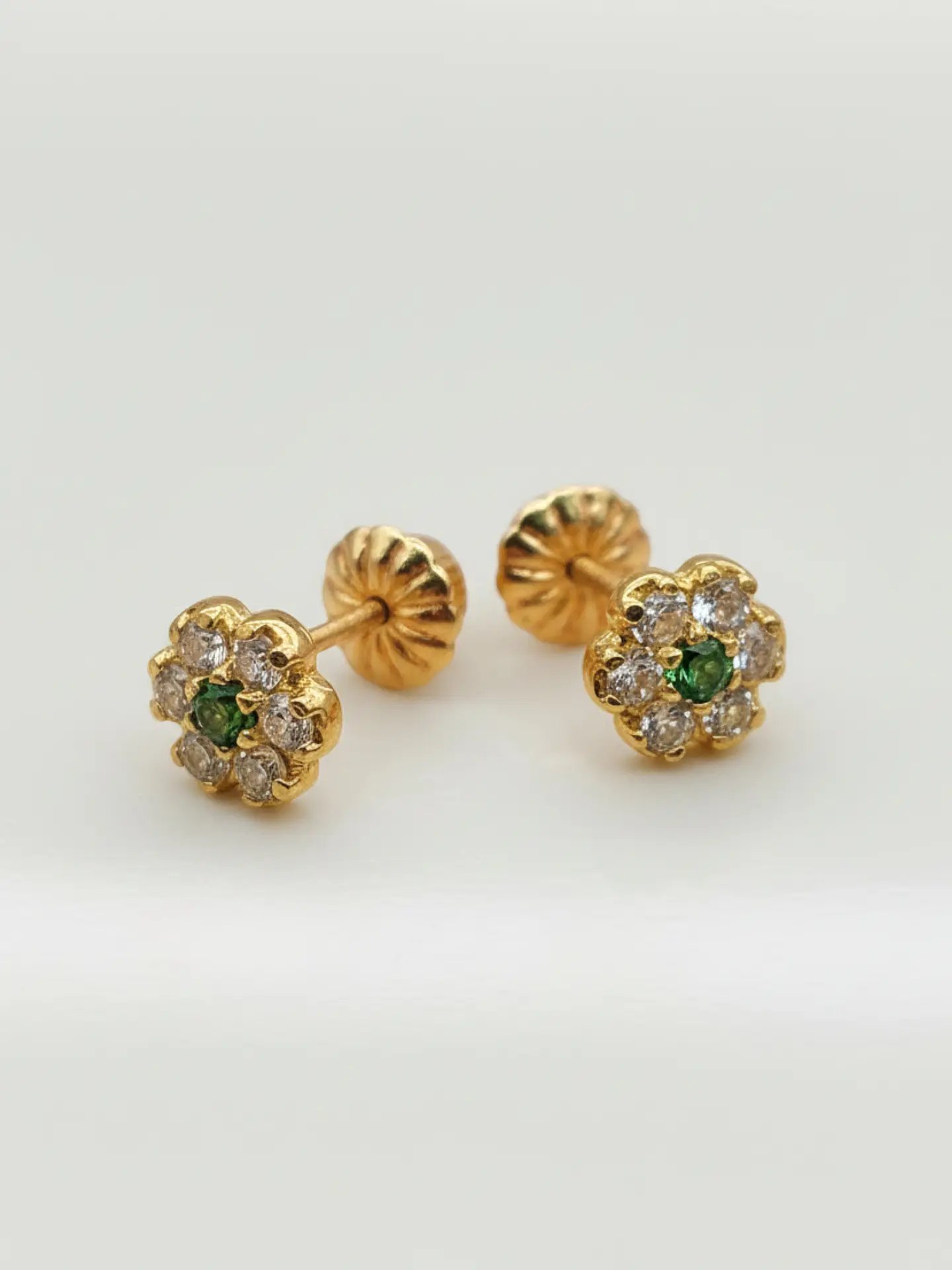 Aros Roseta Jardín de Esmeralda Mediano Oro 18k 2