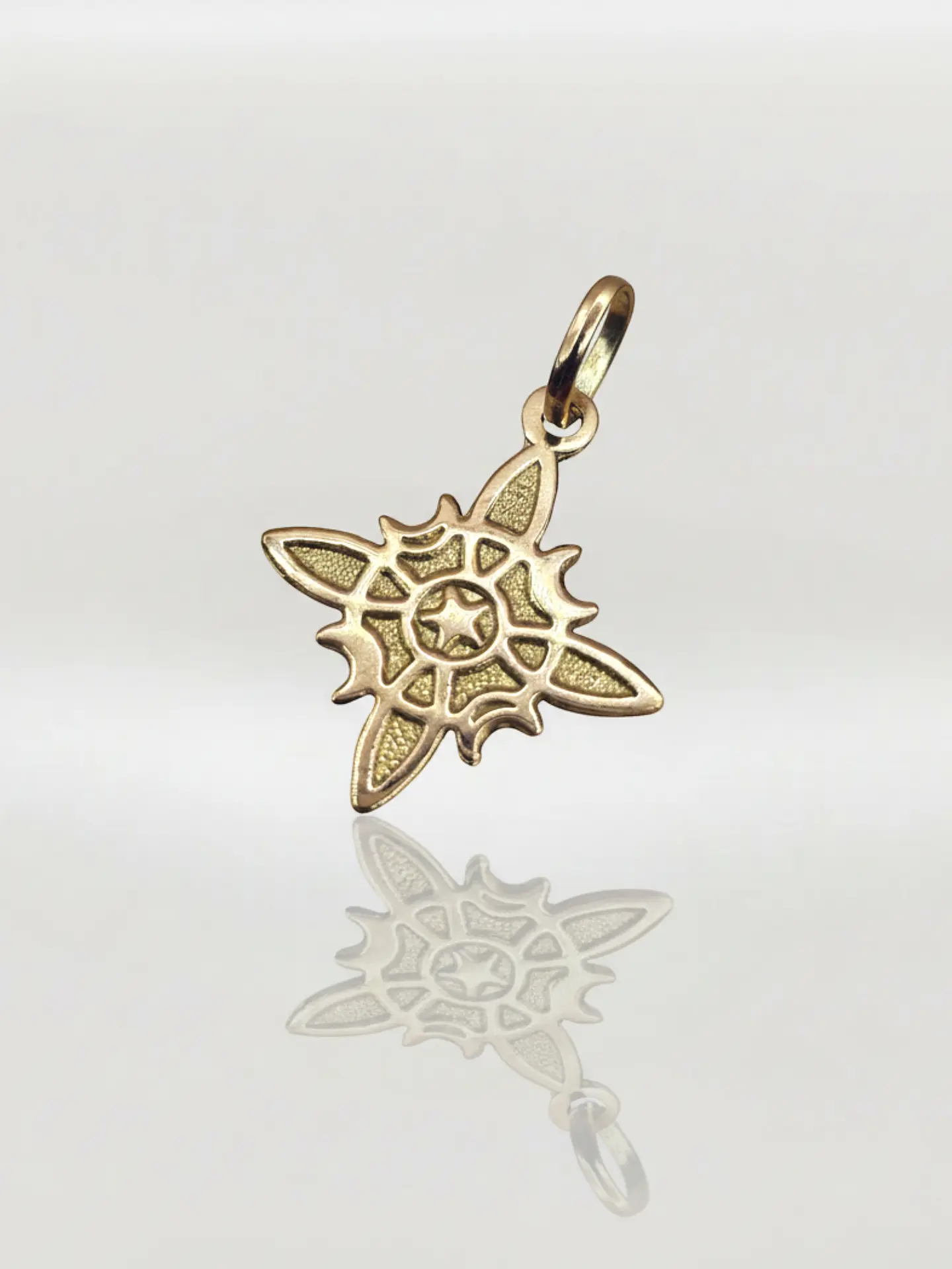 Colgante Amuleto Nudo de Bruja Macizo Oro 18k 2