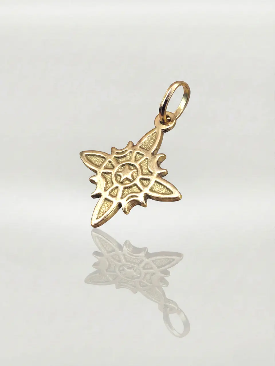 Colgante Amuleto Nudo de Bruja Macizo Oro 18k 4