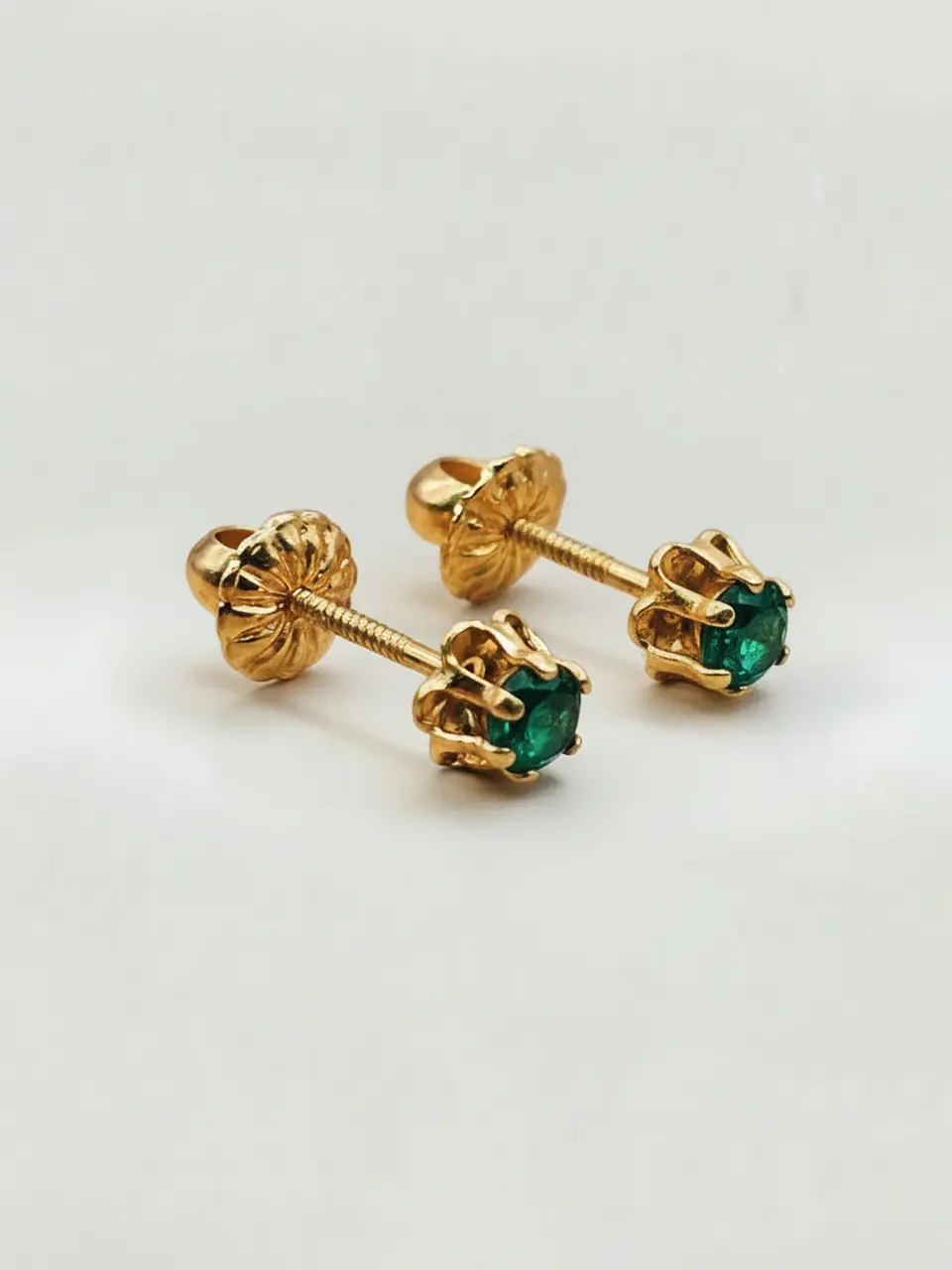 Aros Chatón Italiano Esmeralda Mediano Oro 18k 1