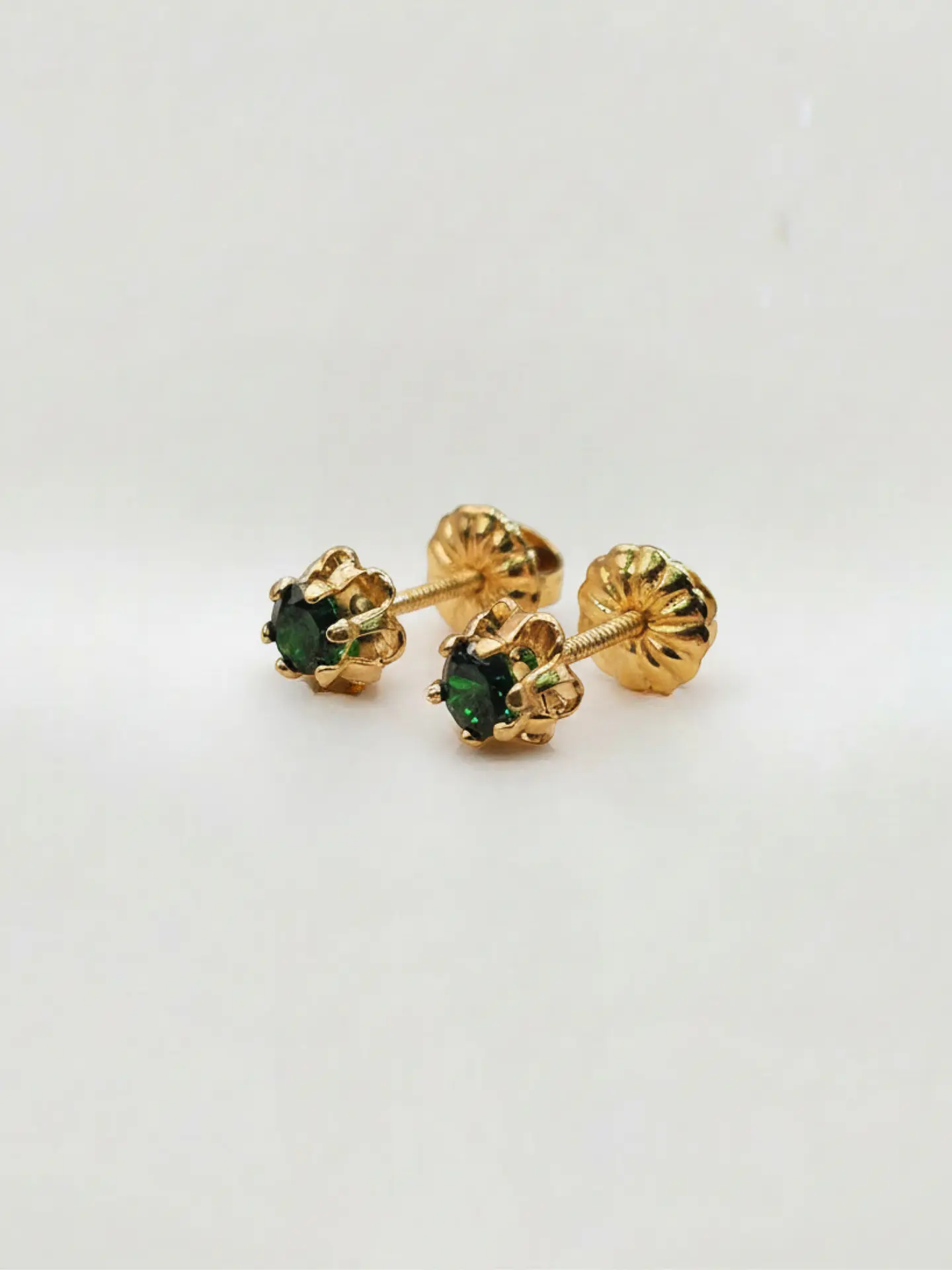 Aros Chatón Italiano Esmeralda Mediano Oro 18k 2