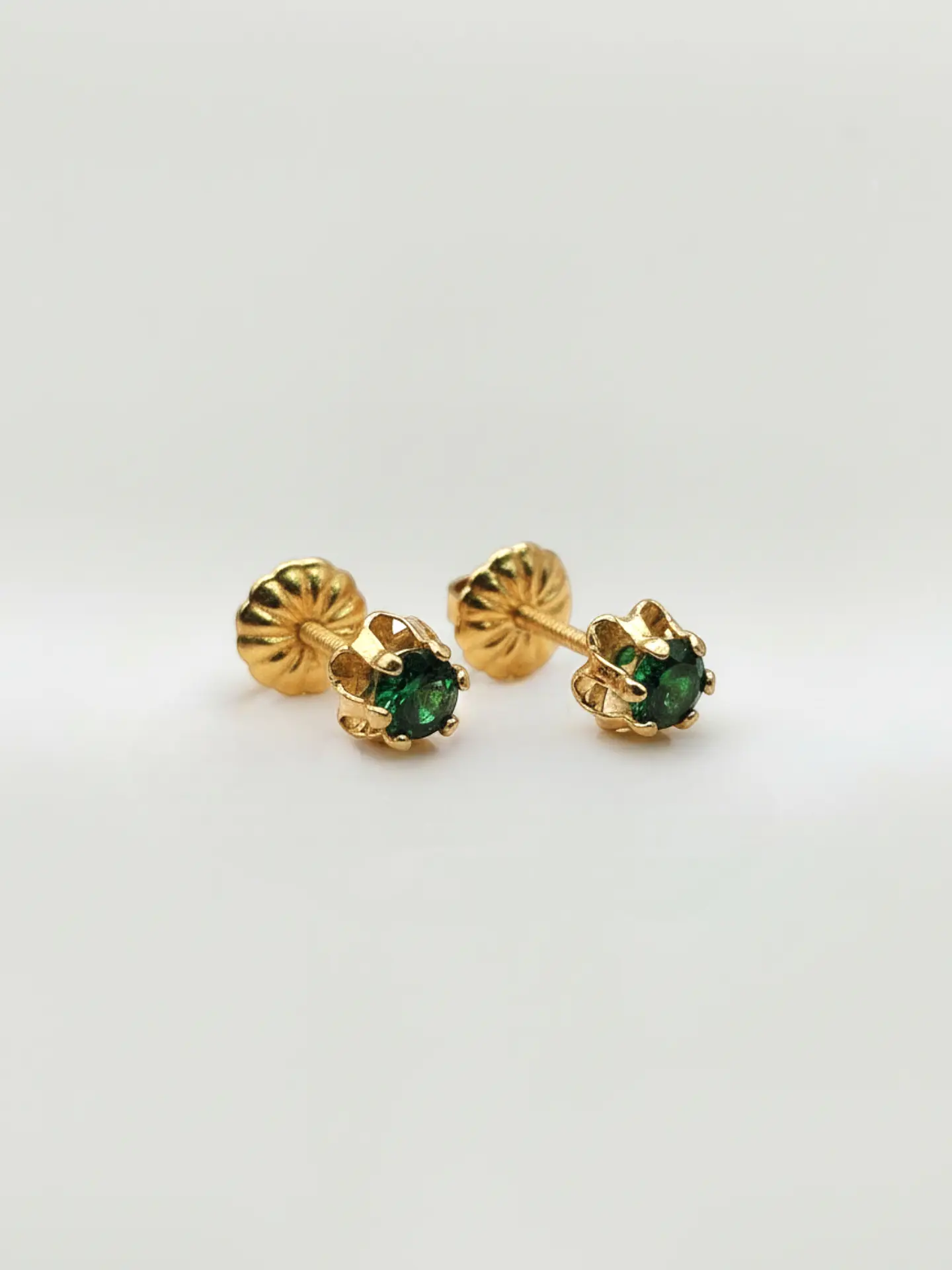 Aros Chatón Italiano Esmeralda Mediano Oro 18k 3