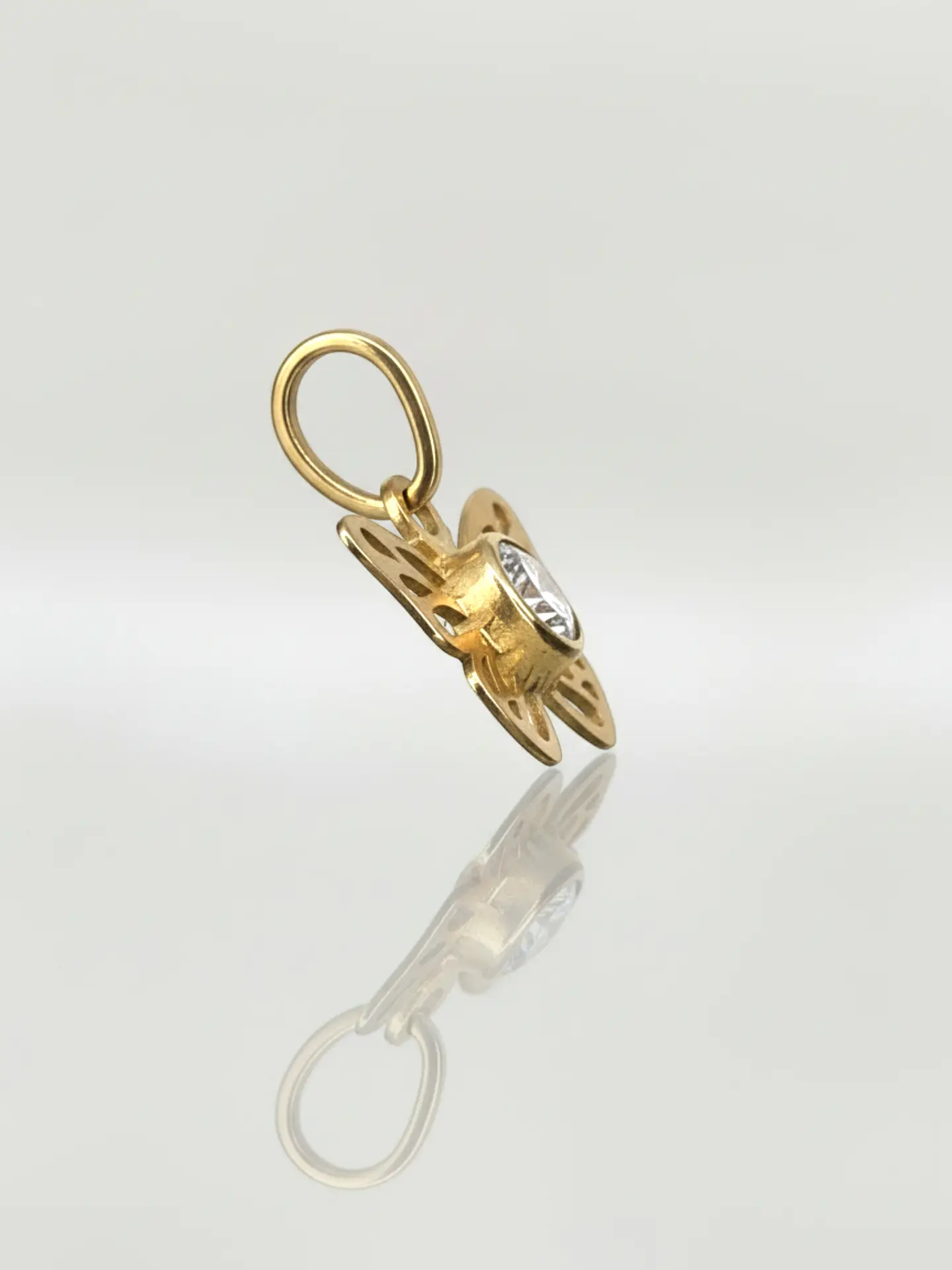Colgante Mariposa Etérea Oro 18k 3