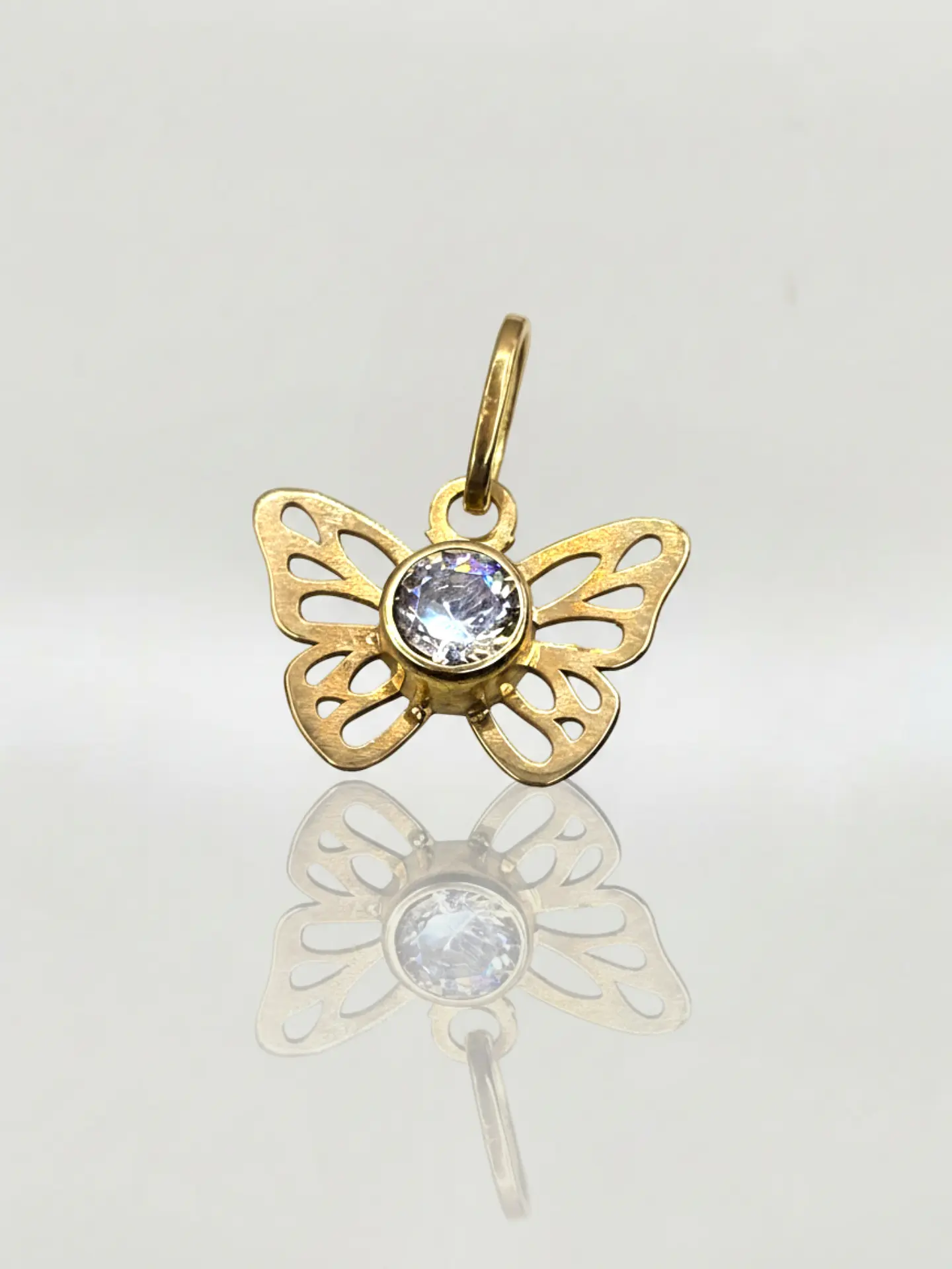 Colgante Mariposa Etérea Oro 18k 1