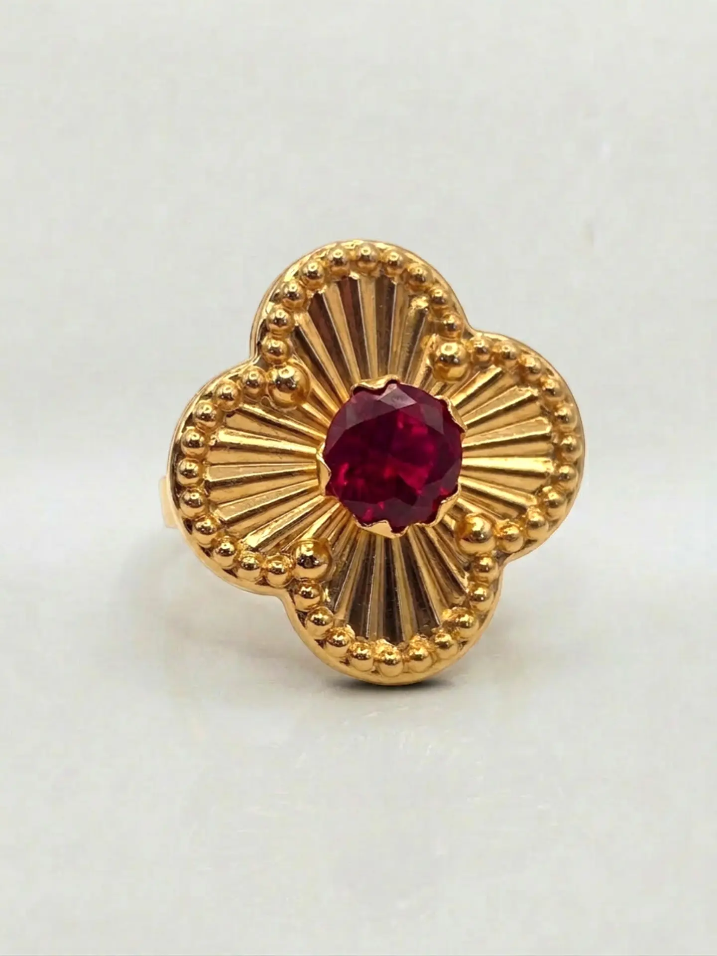 Anillo Flor Satín de Rubí Oro 18k 4