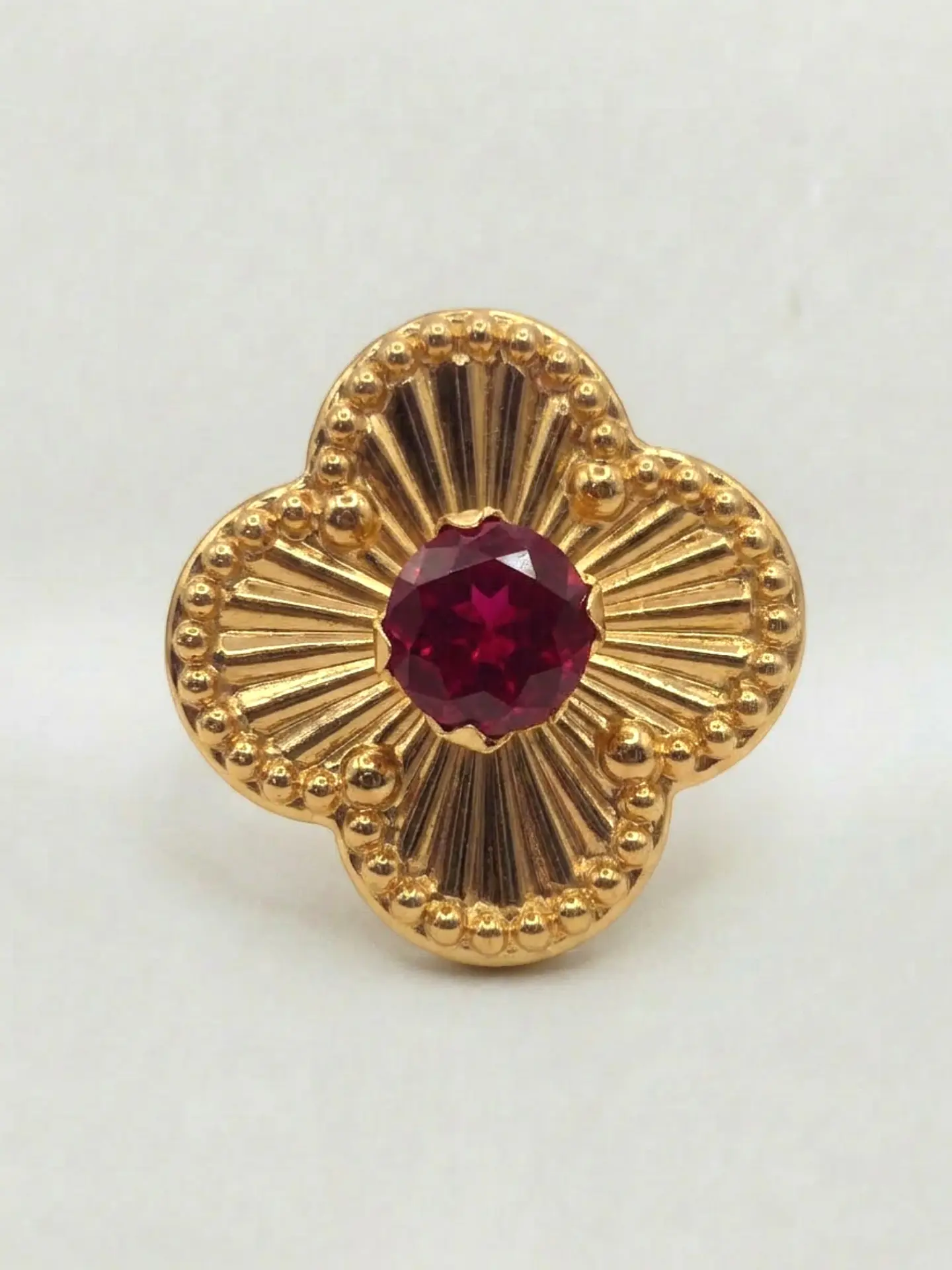 Anillo Flor Satín de Rubí Oro 18k 1