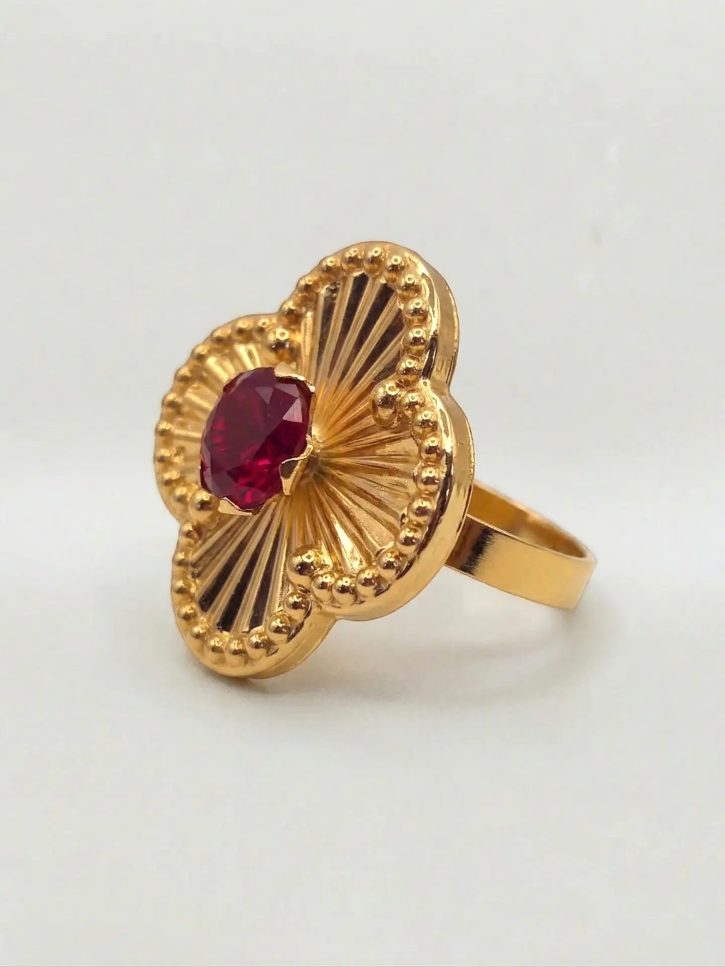 Anillo Flor Satín de Rubí Oro 18k 6