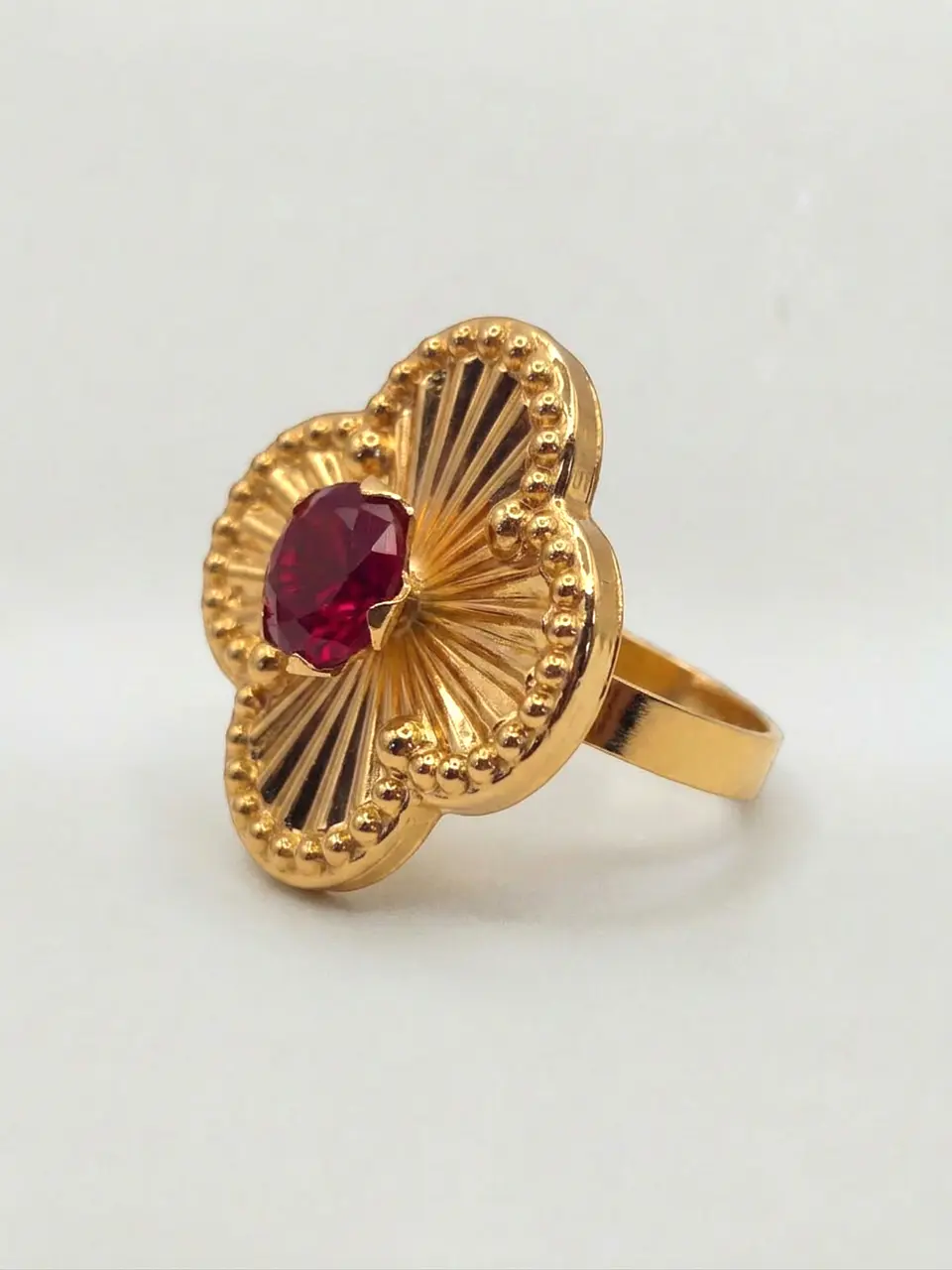 Anillo Flor Satín de Rubí Oro 18k 6