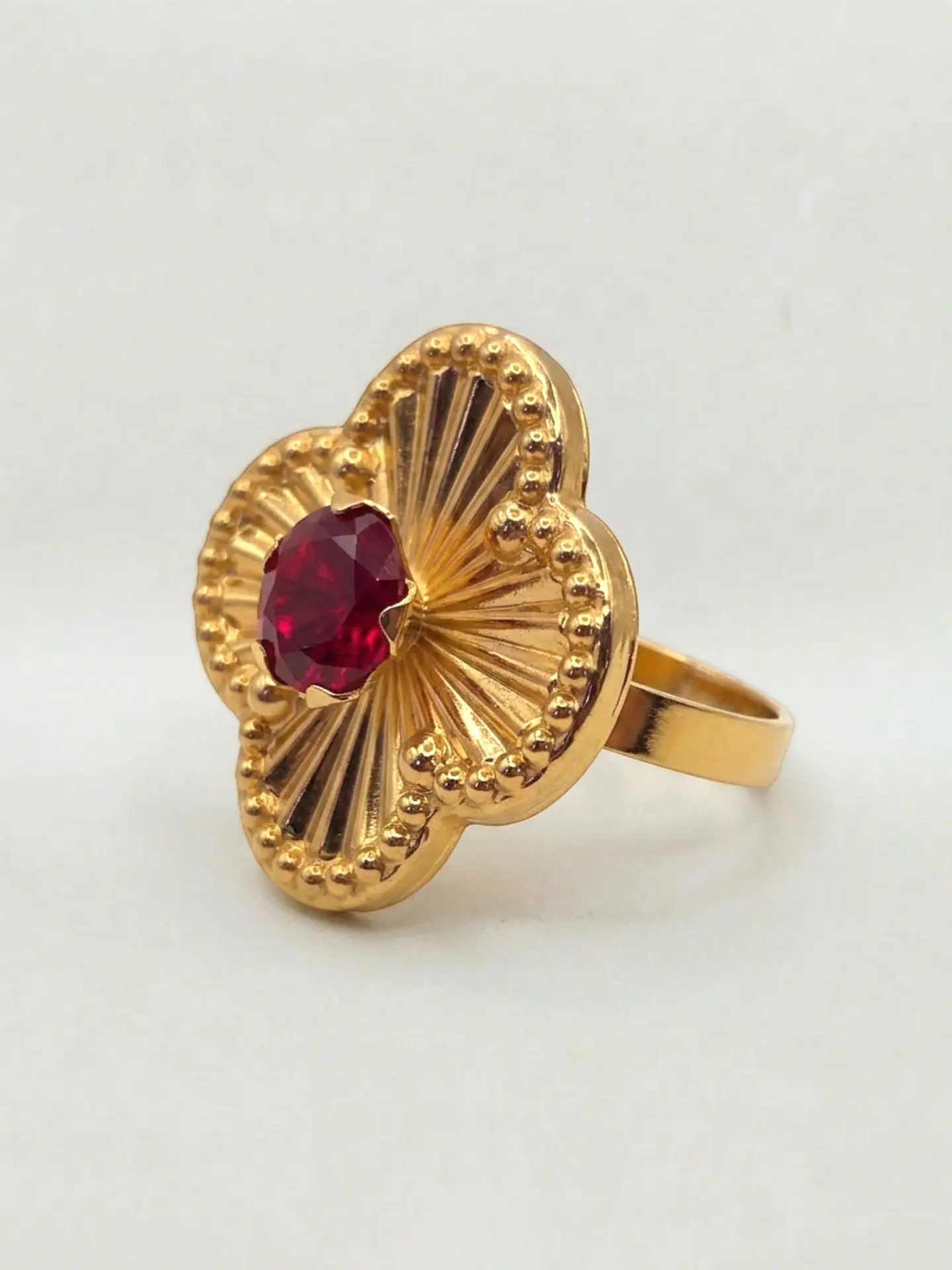 Anillo Flor Satín de Rubí Oro 18k 7