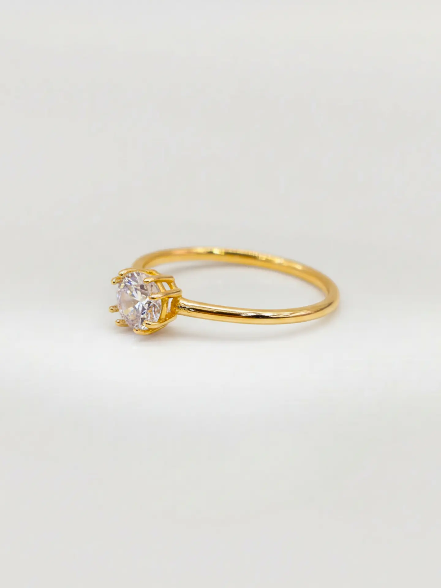 Anillo Solitario Clásico Circón Oro 18k 5