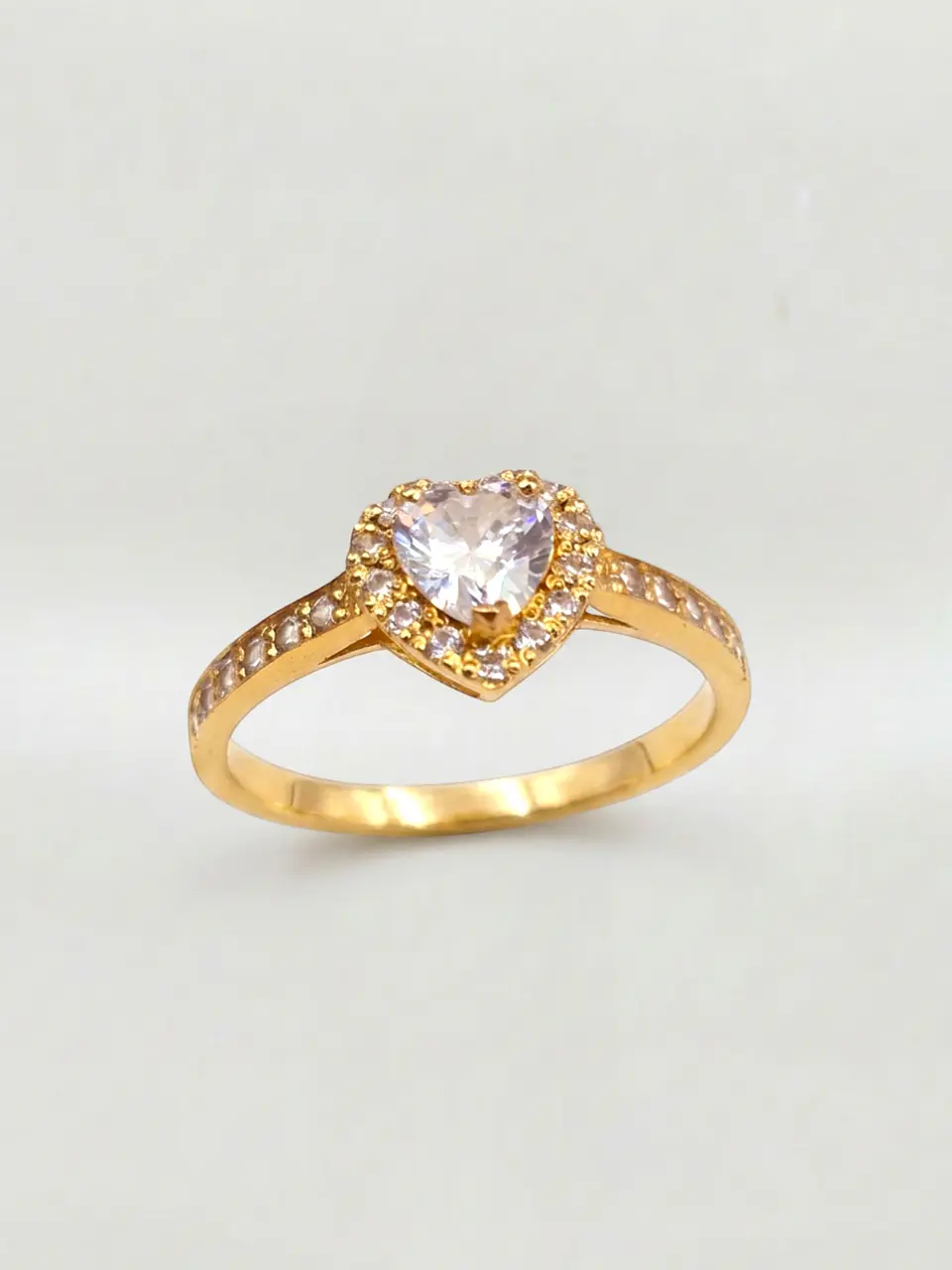 Anillo Medio Cintillo Corazón de Circón Oro 18k 2