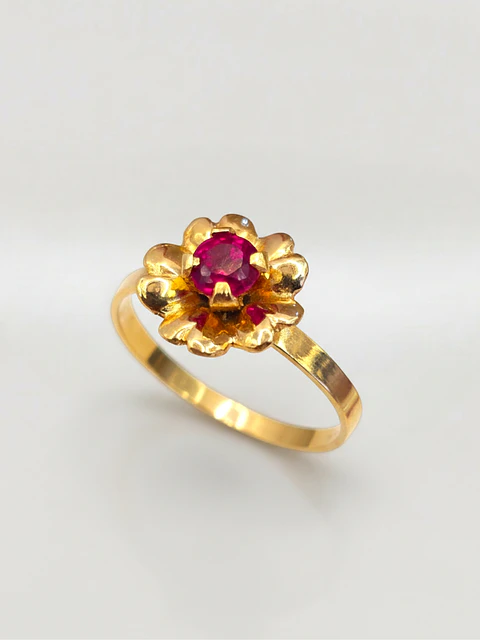 Anillo Flor de Rubí Pasión Oro 18k