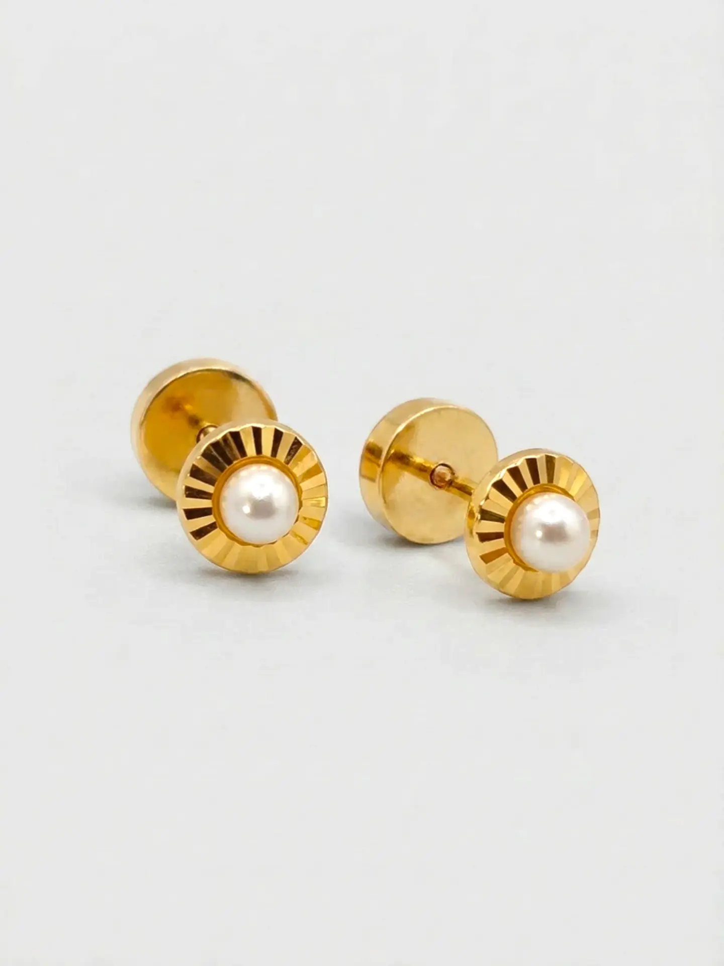 Aros Abridores Perla Cultivada Facetada Mediano Oro 18k 3