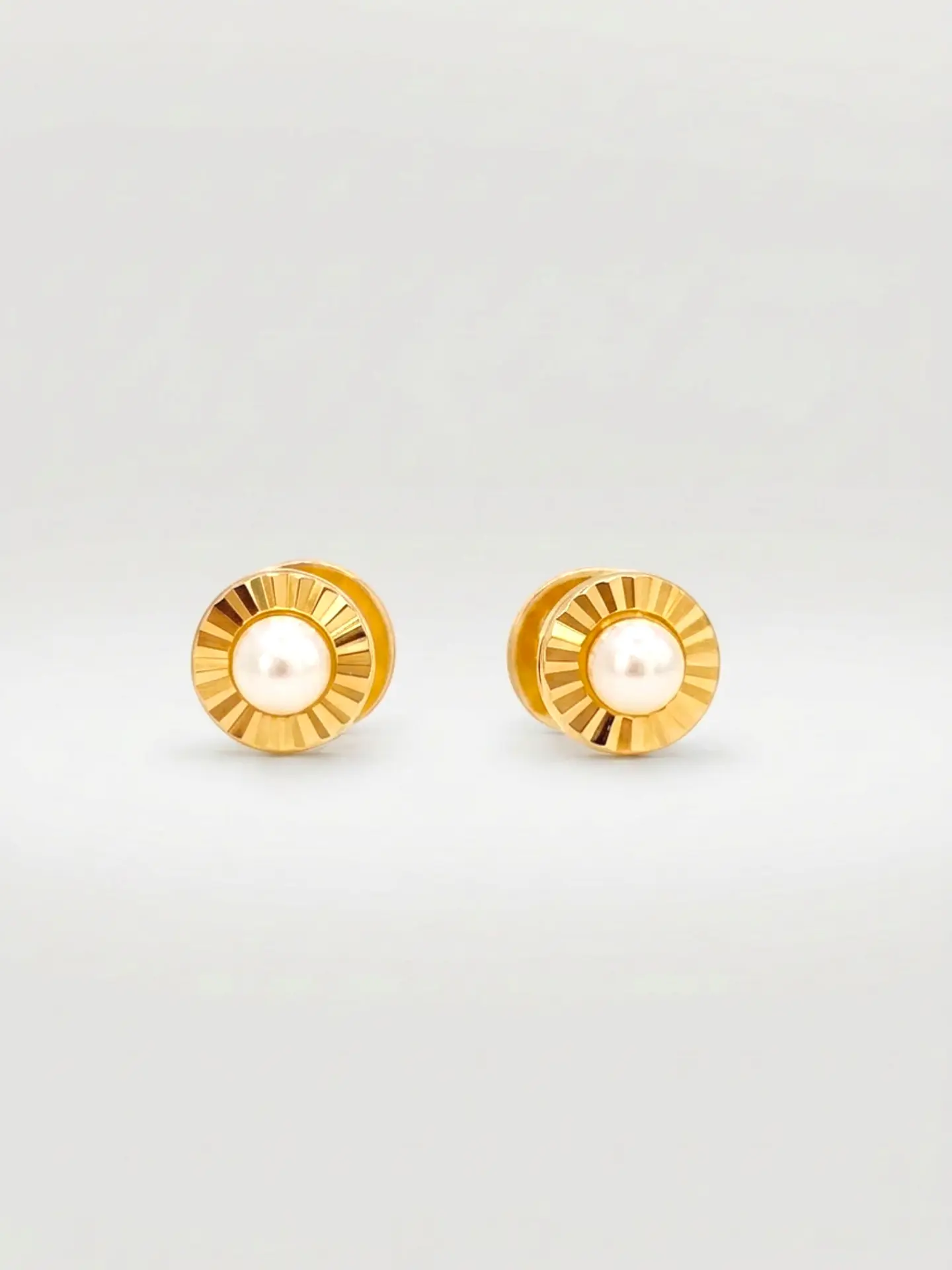 Aros Abridores Perla Cultivada Facetada Mediano Oro 18k 1