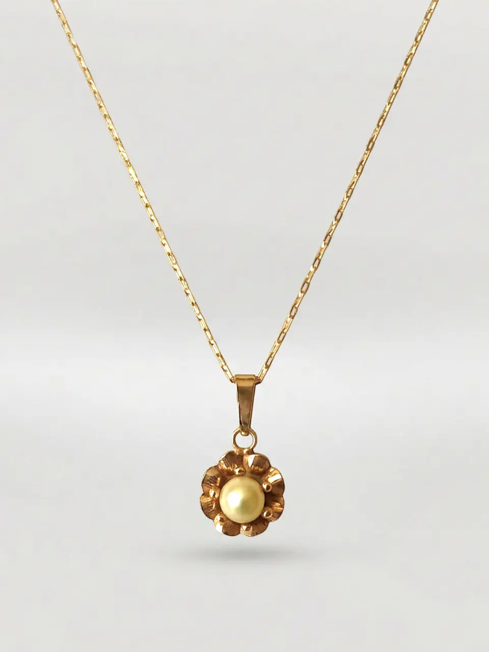 Cadena Flor Natural y Perla Cultivada Oro 18k 1