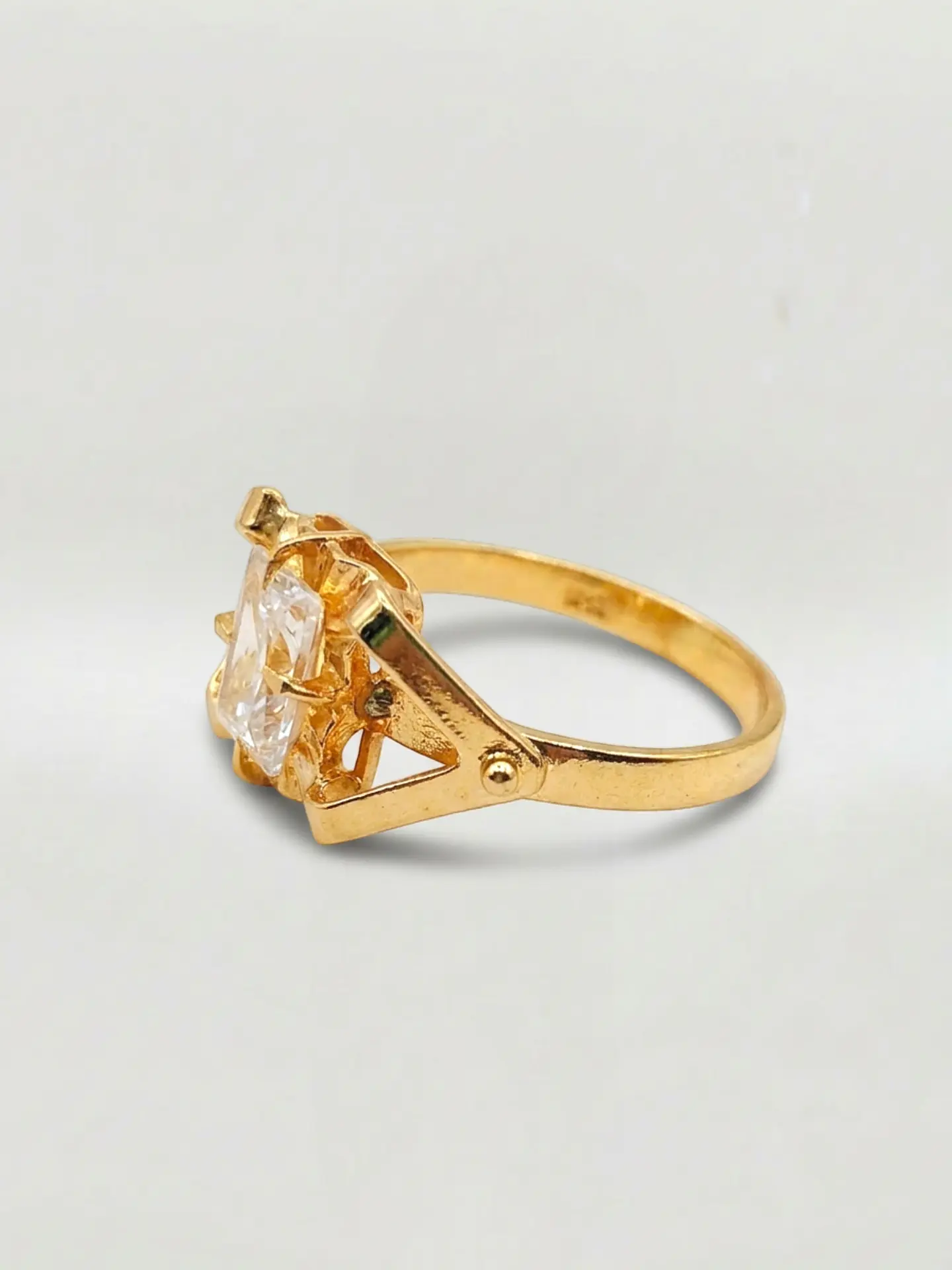 Anillo Chatón Distinción Rectangular Circón Oro 18k 2