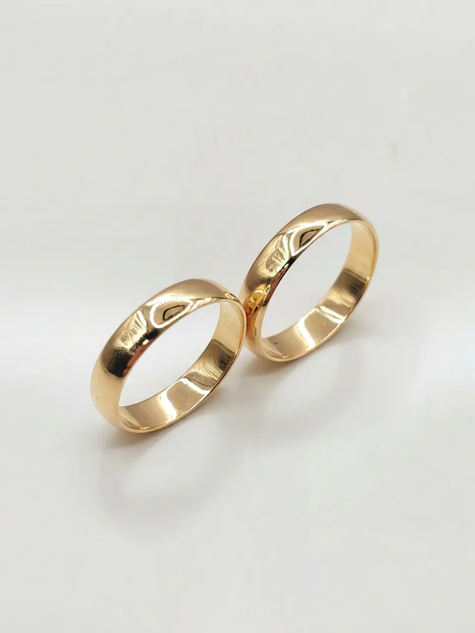 Argollas Tradición Media Caña 4 mm Oro 18k 4