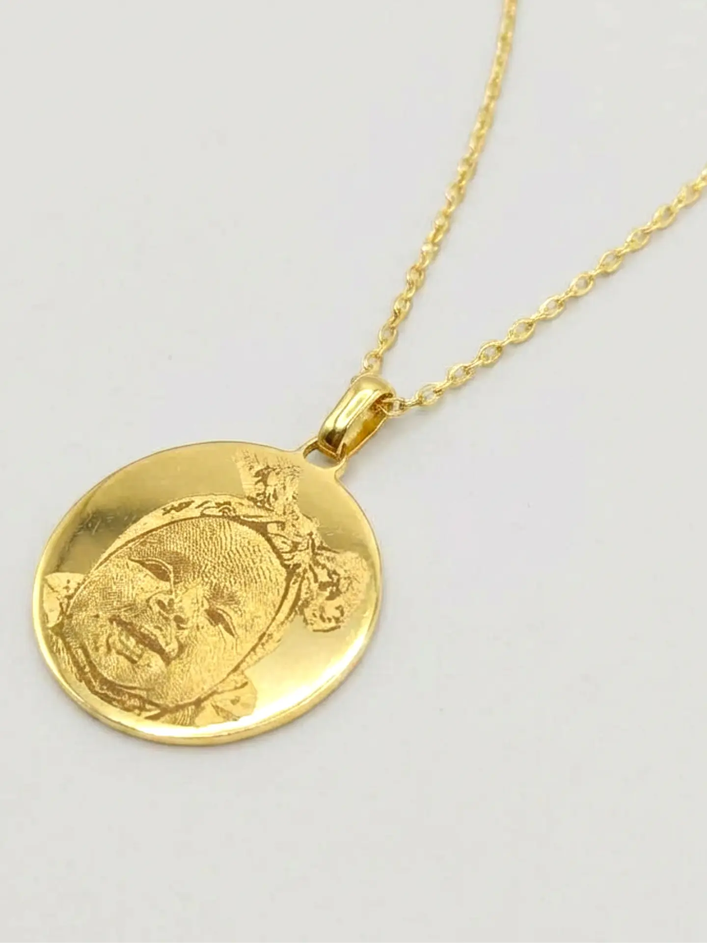 Cadena Legado con Medalla Personalizada Oro 18k 3