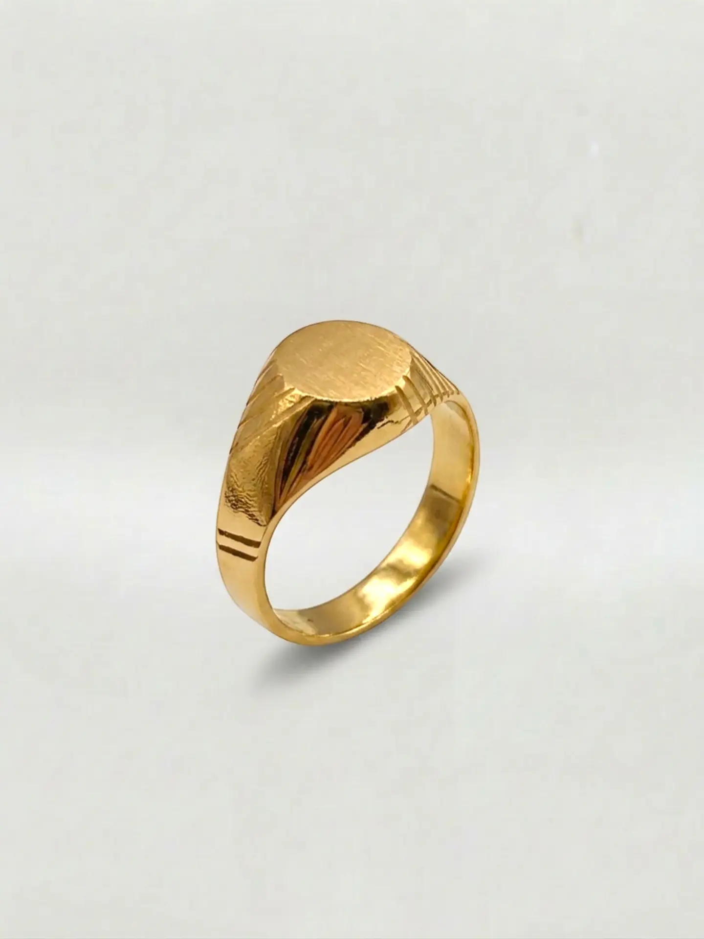 Anillo Sello Esculpido Artesanal Oro 18k 3