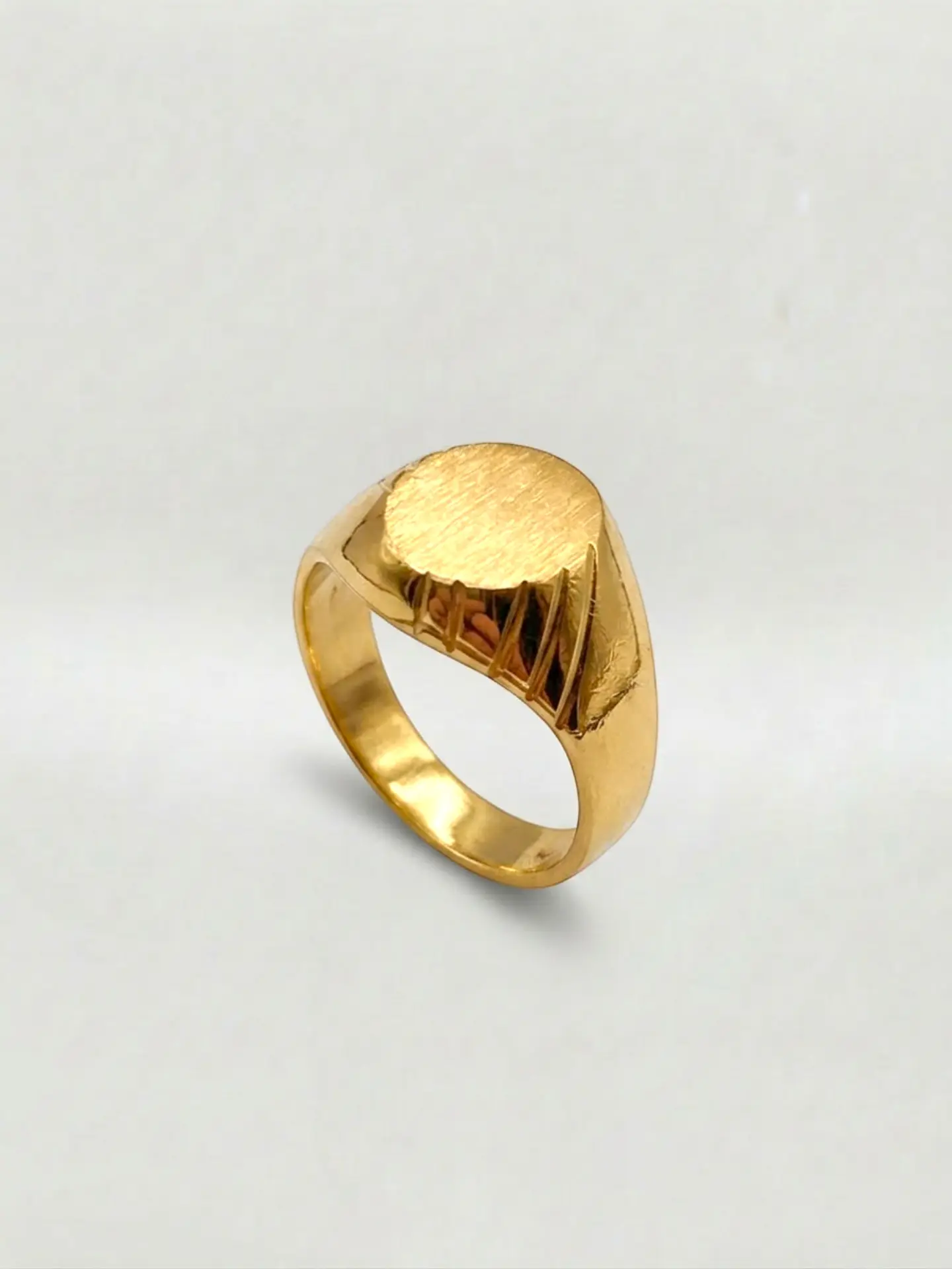 Anillo Sello Esculpido Artesanal Oro 18k 4