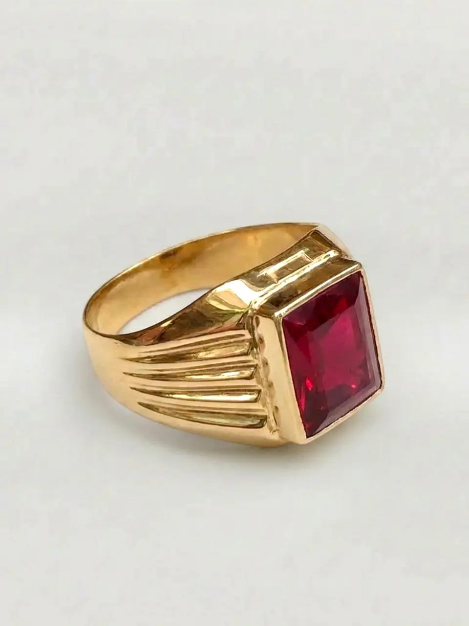 Anillo Sello Rubí de Autoridad Oro 18k 1