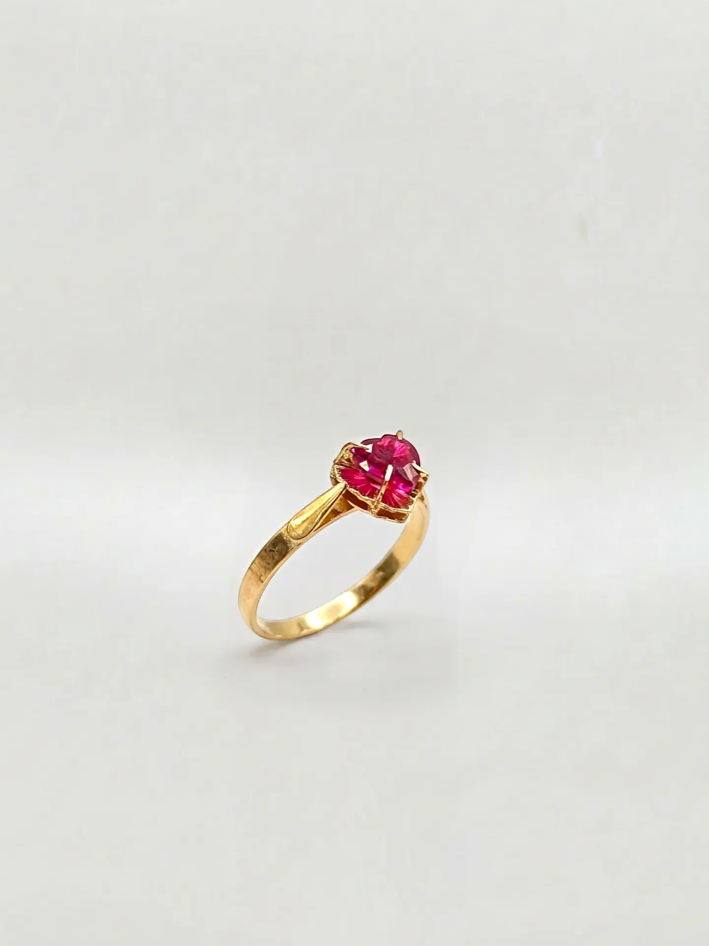 Anillo Chatón Corazón de Pasión Rubí Oro 18k 1