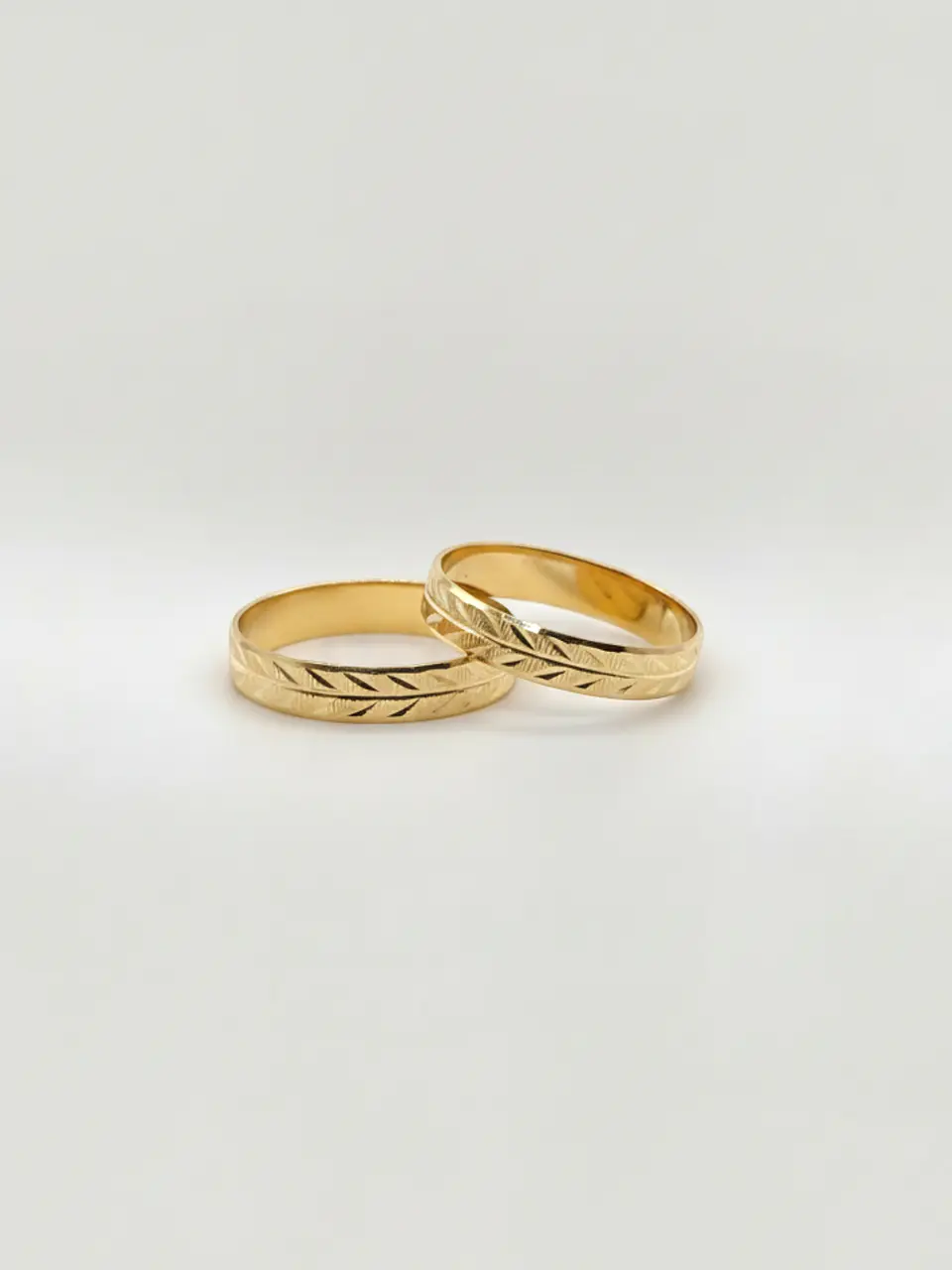 Argollas Nupciales Tallado Espiga 4 mm Oro 18k 1