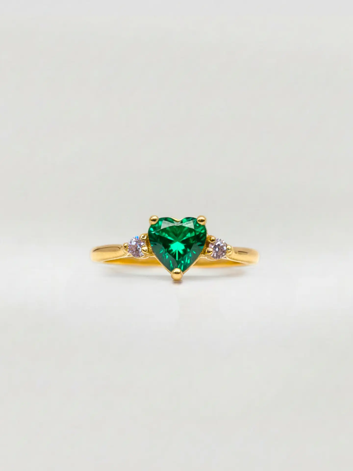 Anillo Princesa Corazón de Esmeralda Oro 18k 1
