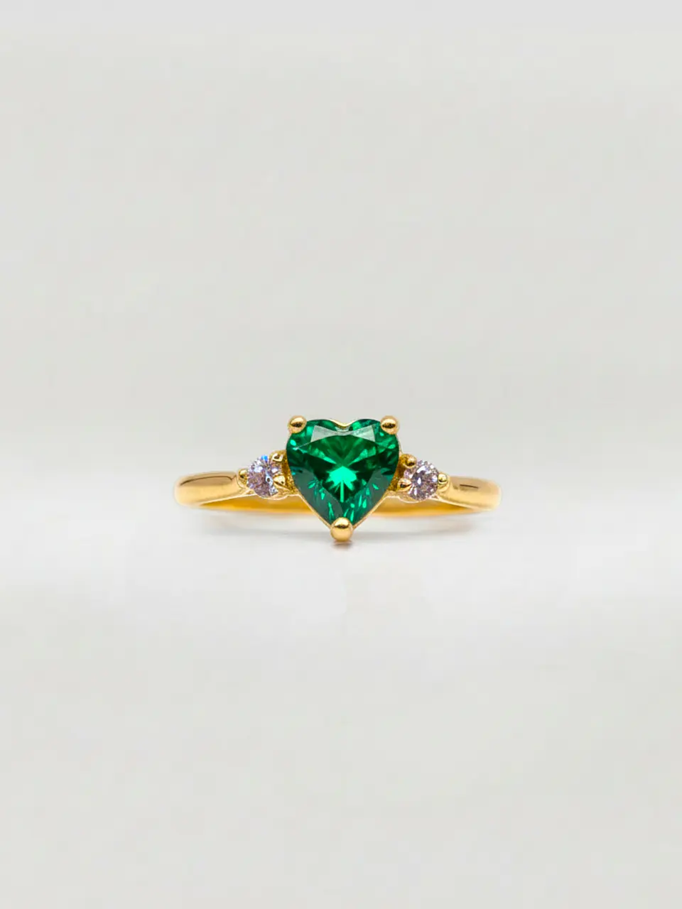 Anillo Princesa Corazón de Esmeralda Oro 18k 1