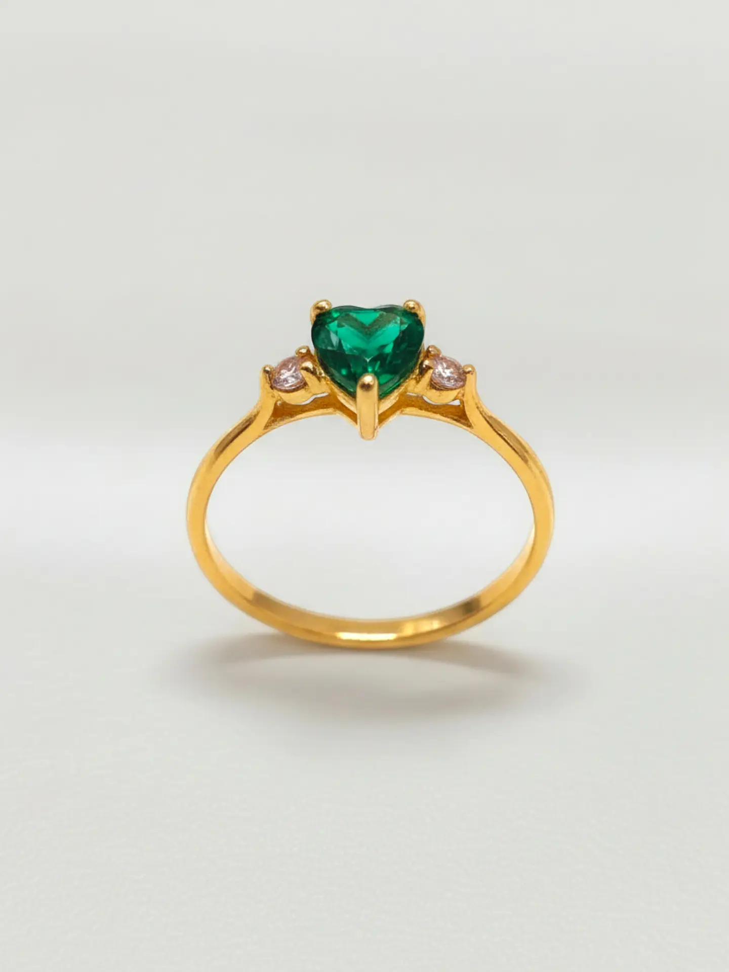 Anillo Princesa Corazón de Esmeralda Oro 18k 4