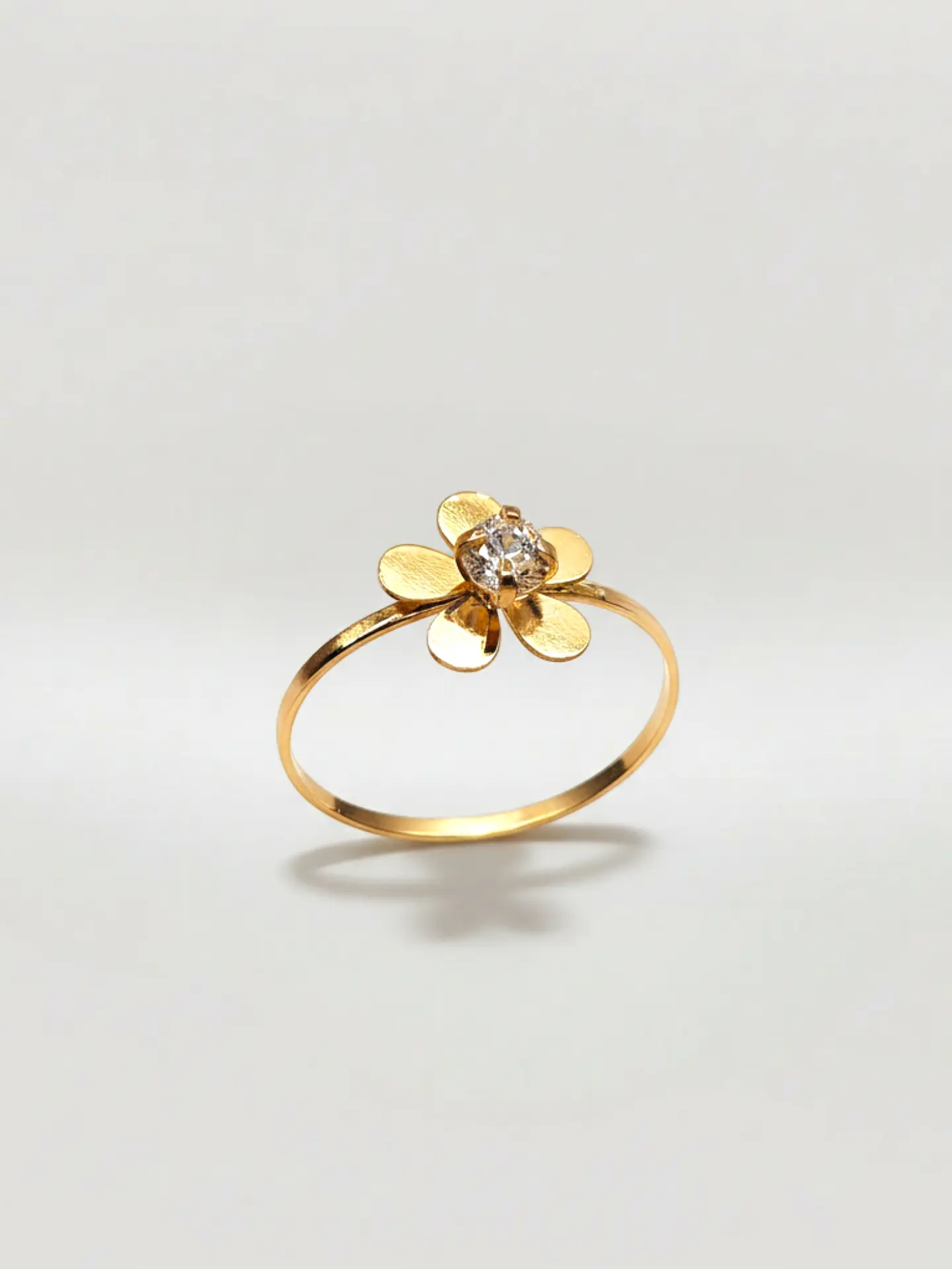 Anillo Flor de Mayo con Circón Oro 18k 2