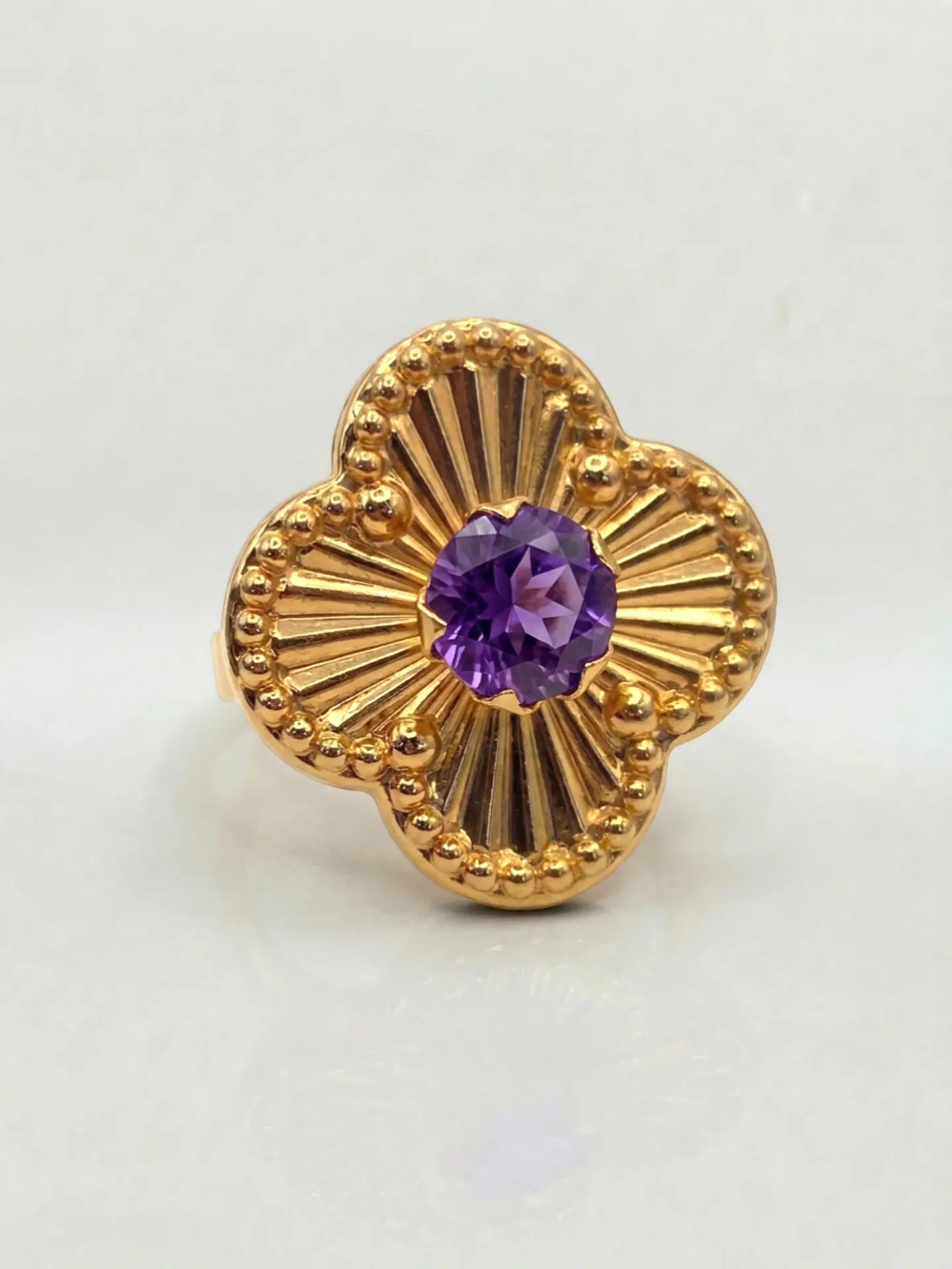 Anillo Flor Satín de Amatista Oro 18k 5
