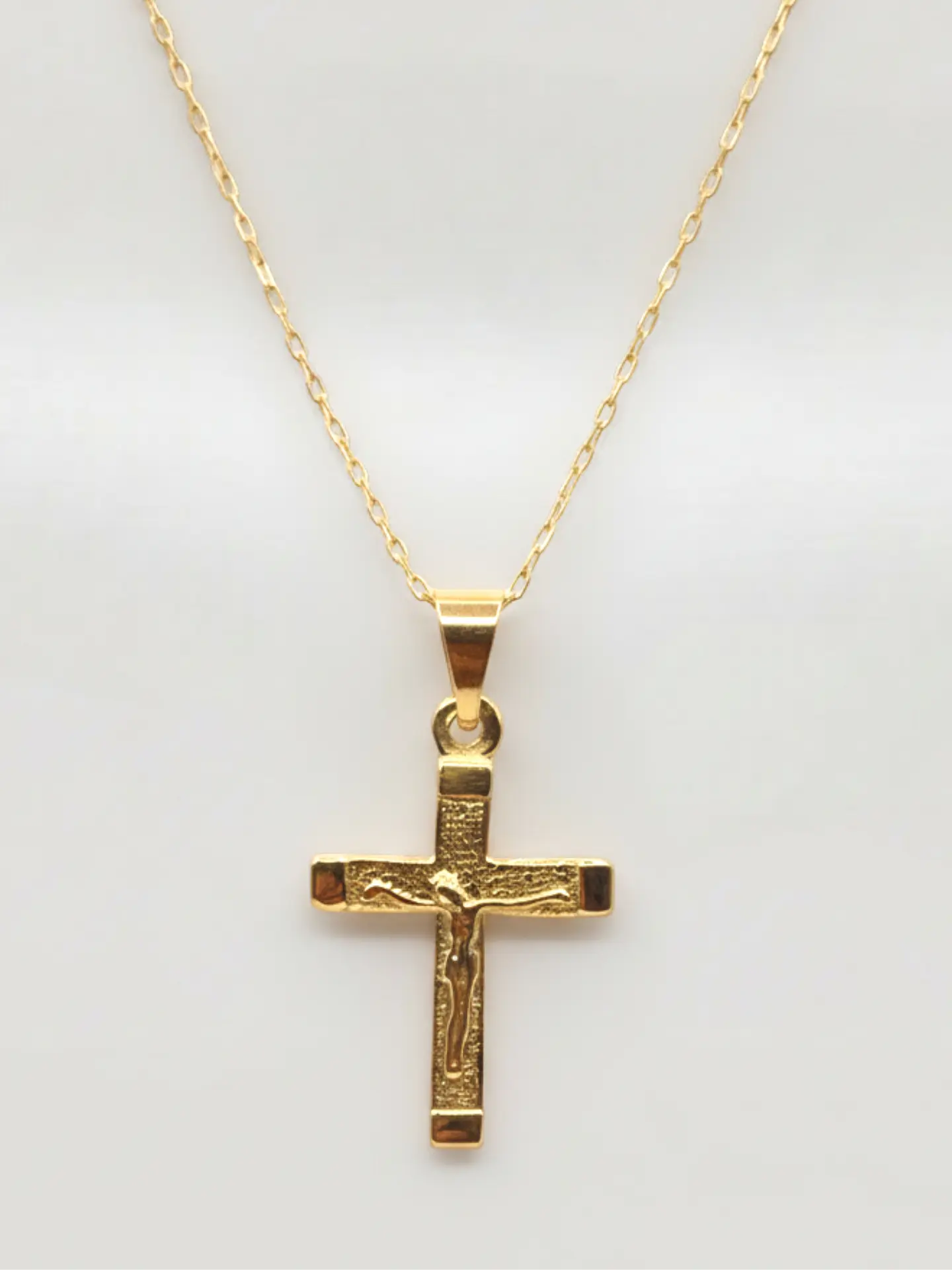 Cadena Fe Sagrada con Cristo Oro 18k 1