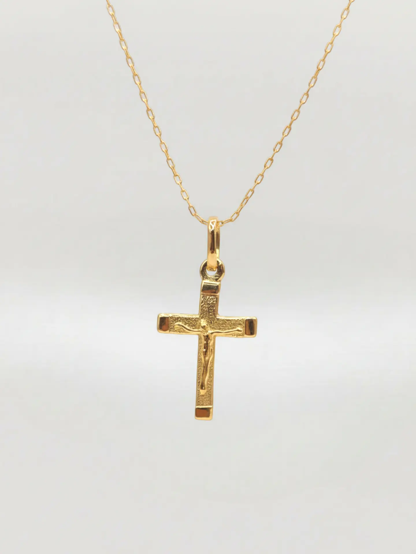 Cadena Fe Sagrada con Cristo Oro 18k 4
