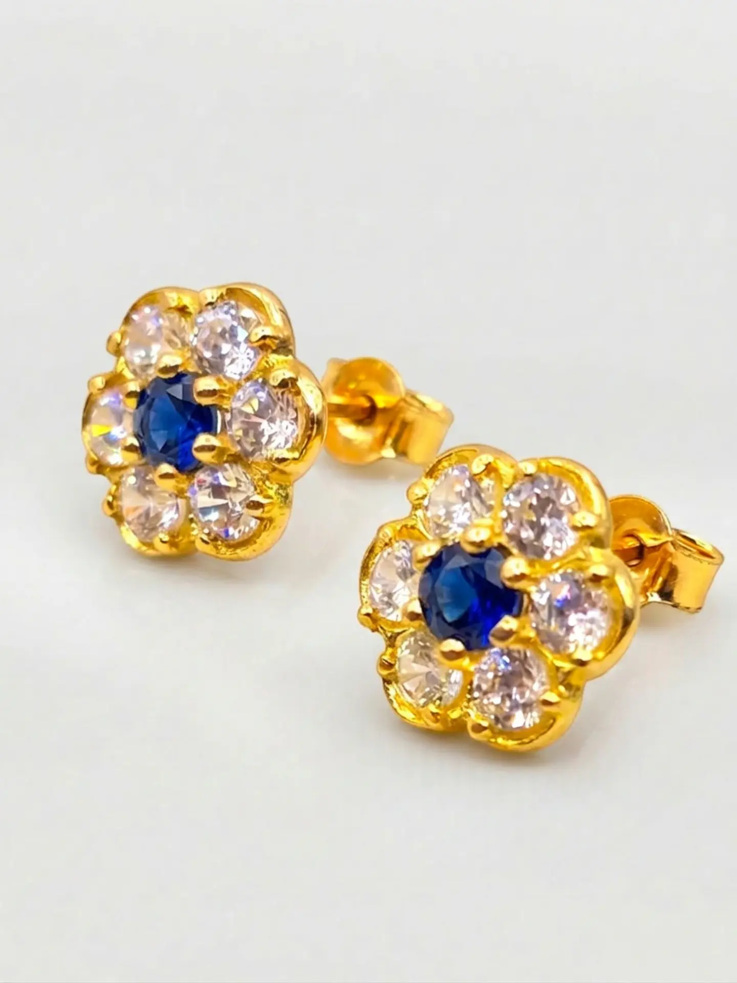 Aros Roseta Zafiro Real Grande Oro 18k 6