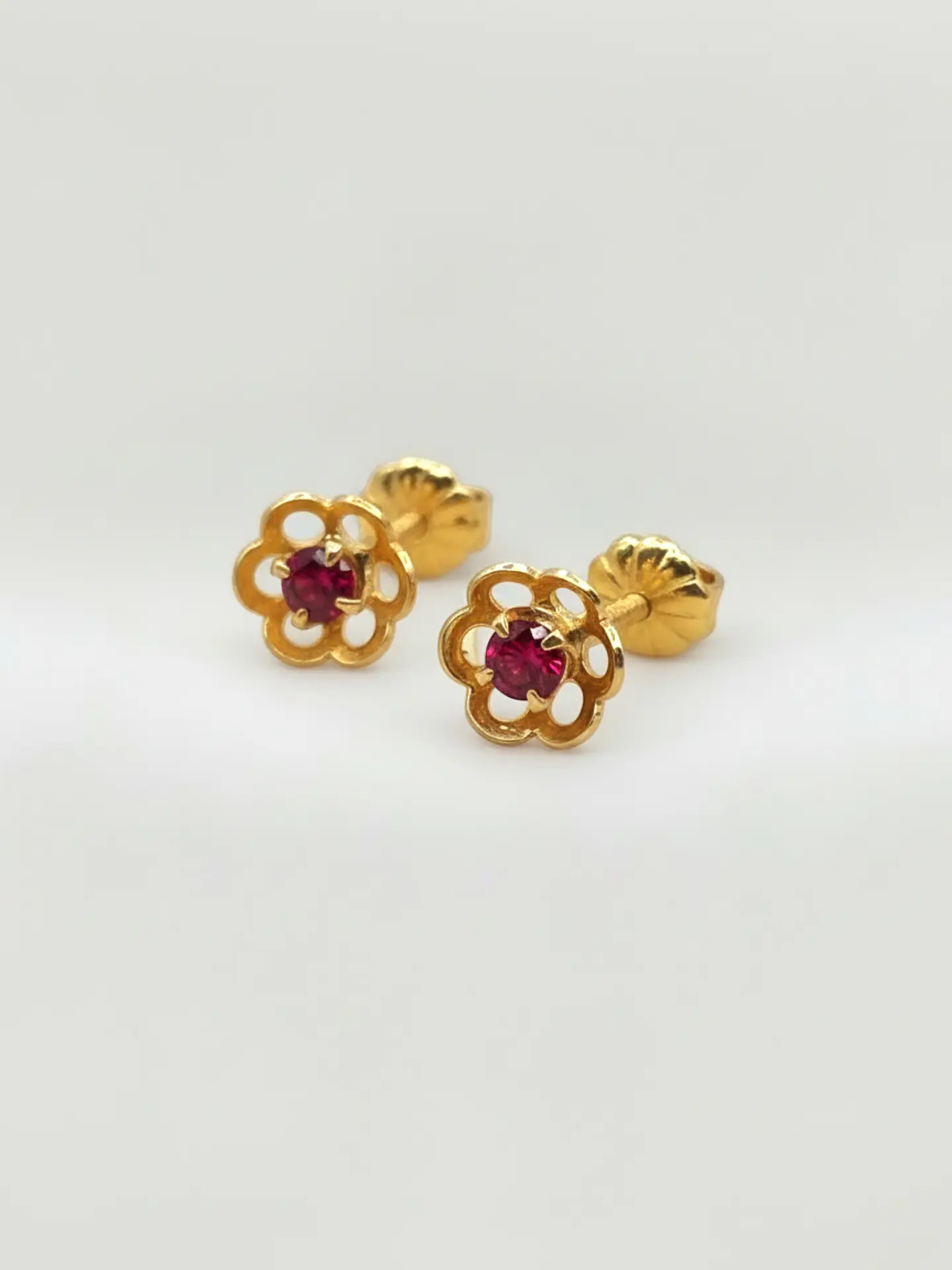 Aros Flor de Rubí y Circones Grande Oro 18k 3