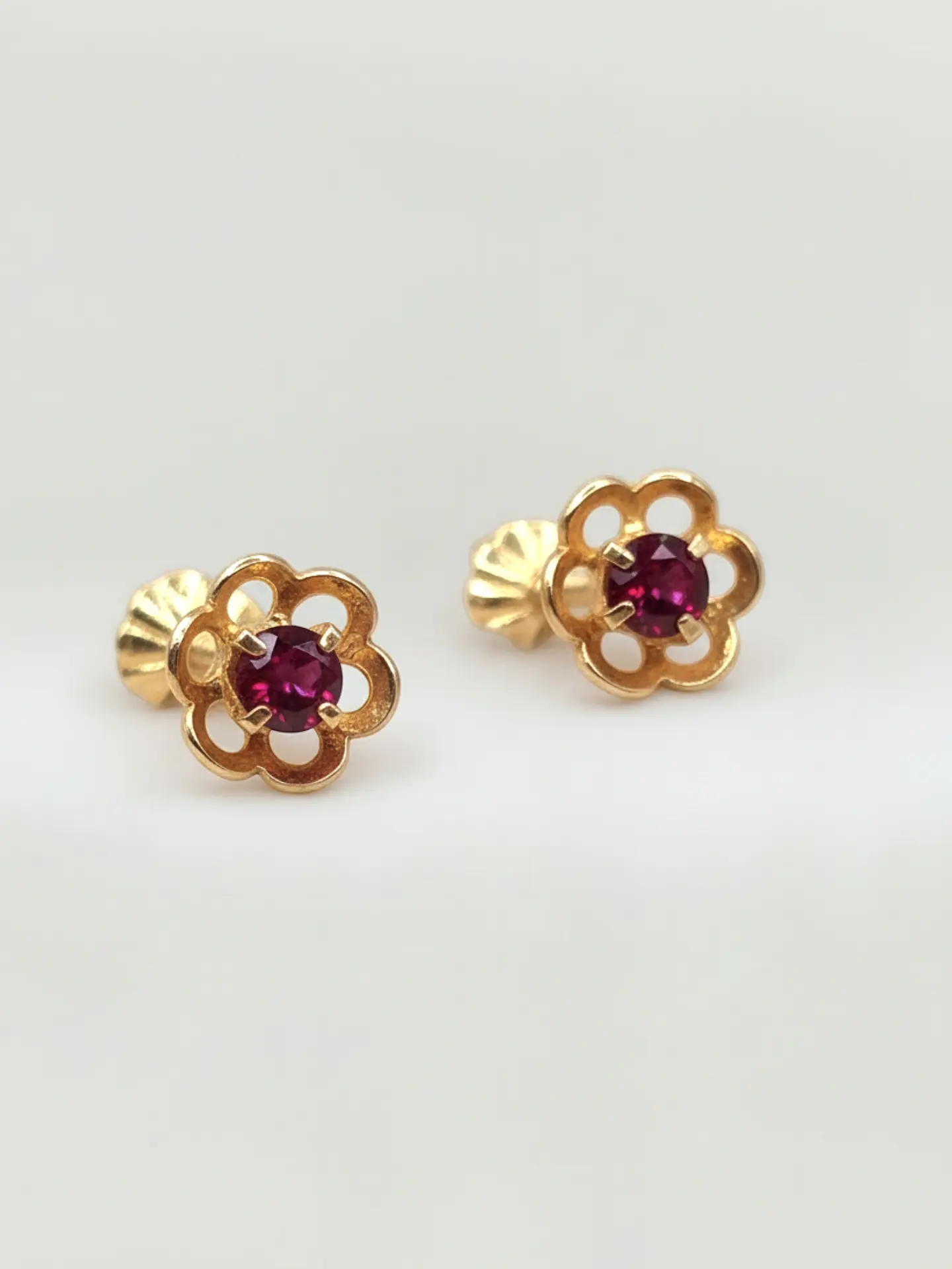 Aros Flor de Rubí y Circones Grande Oro 18k 1