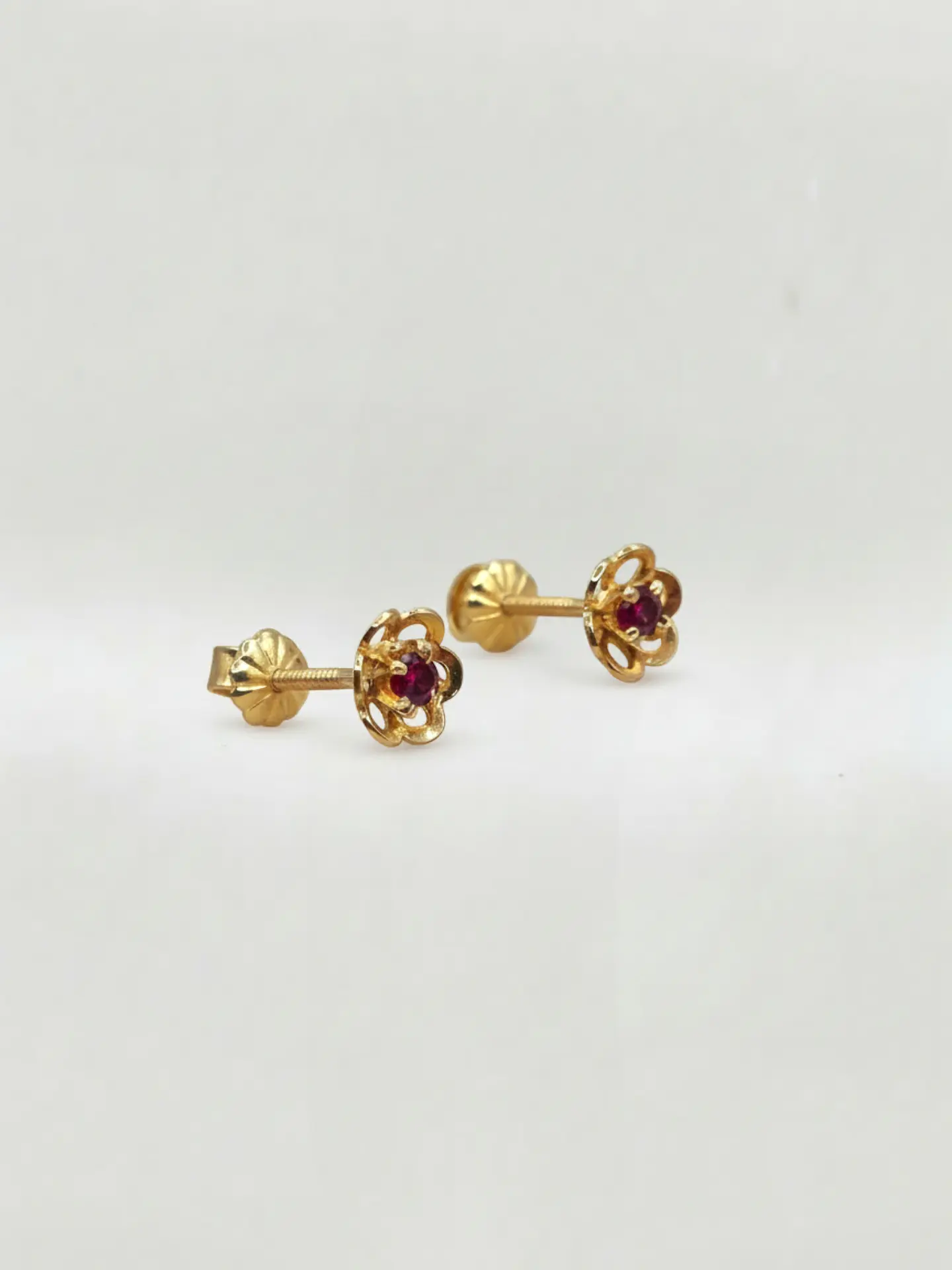 Aros Flor de Rubí y Circones Grande Oro 18k 5