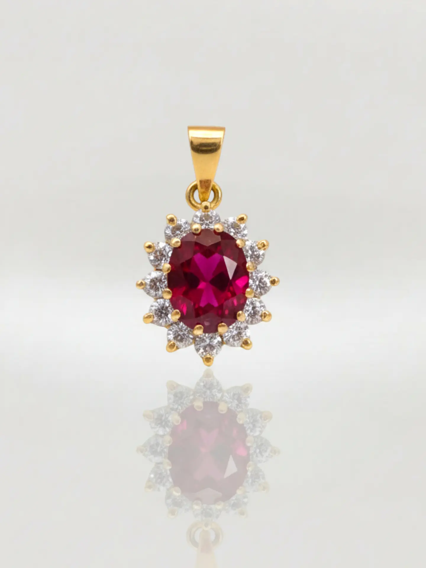Colgante Reina Pasión de Rubí y Circones Oro 18k 1