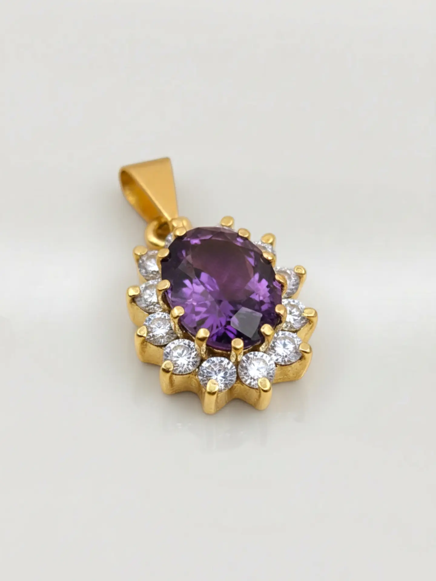 Colgante Reina Amatista Mística y Circones Oro 18k 3