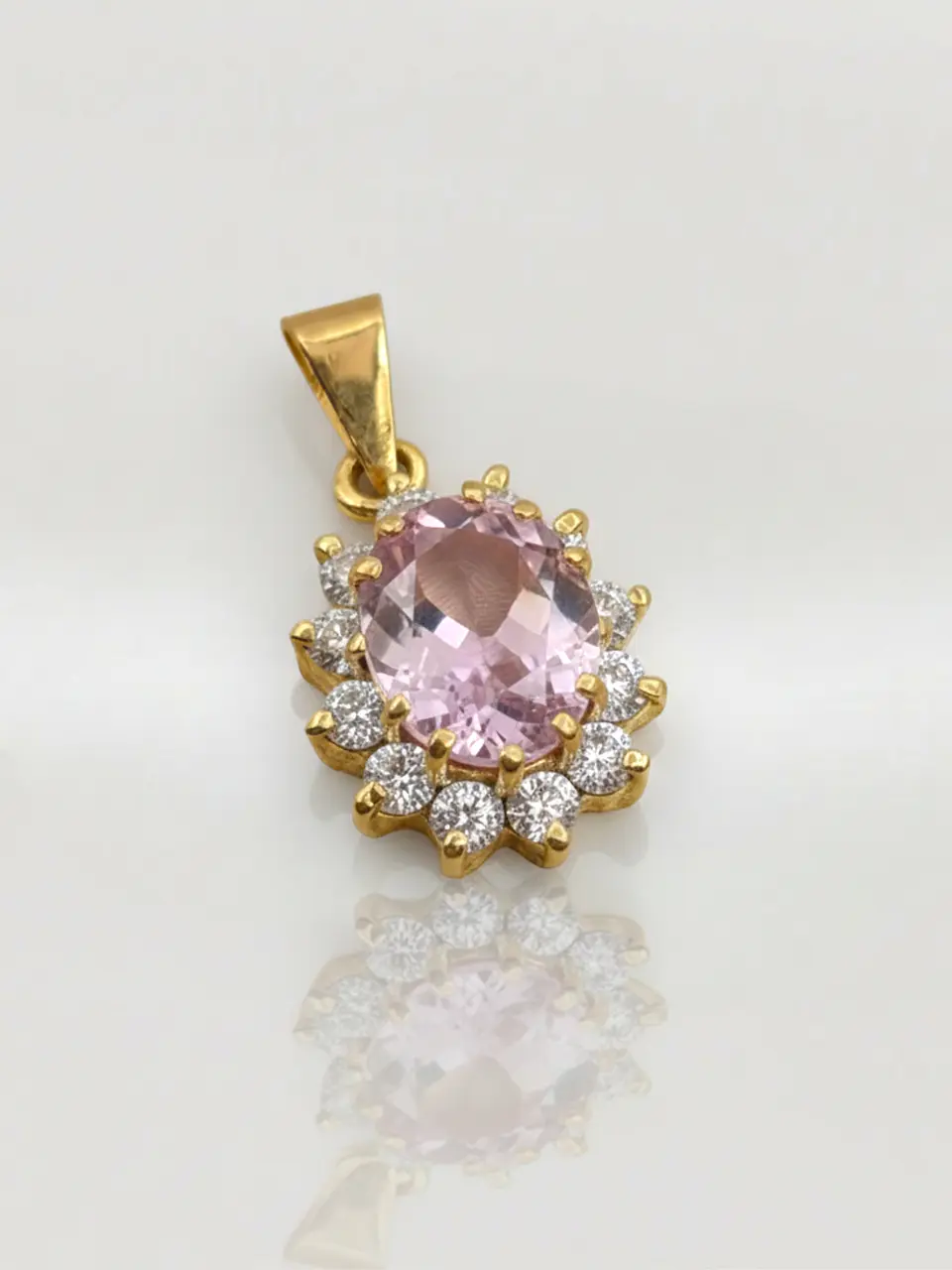 Colgante Reina Rosa de Francia y Circones Oro 18k 3