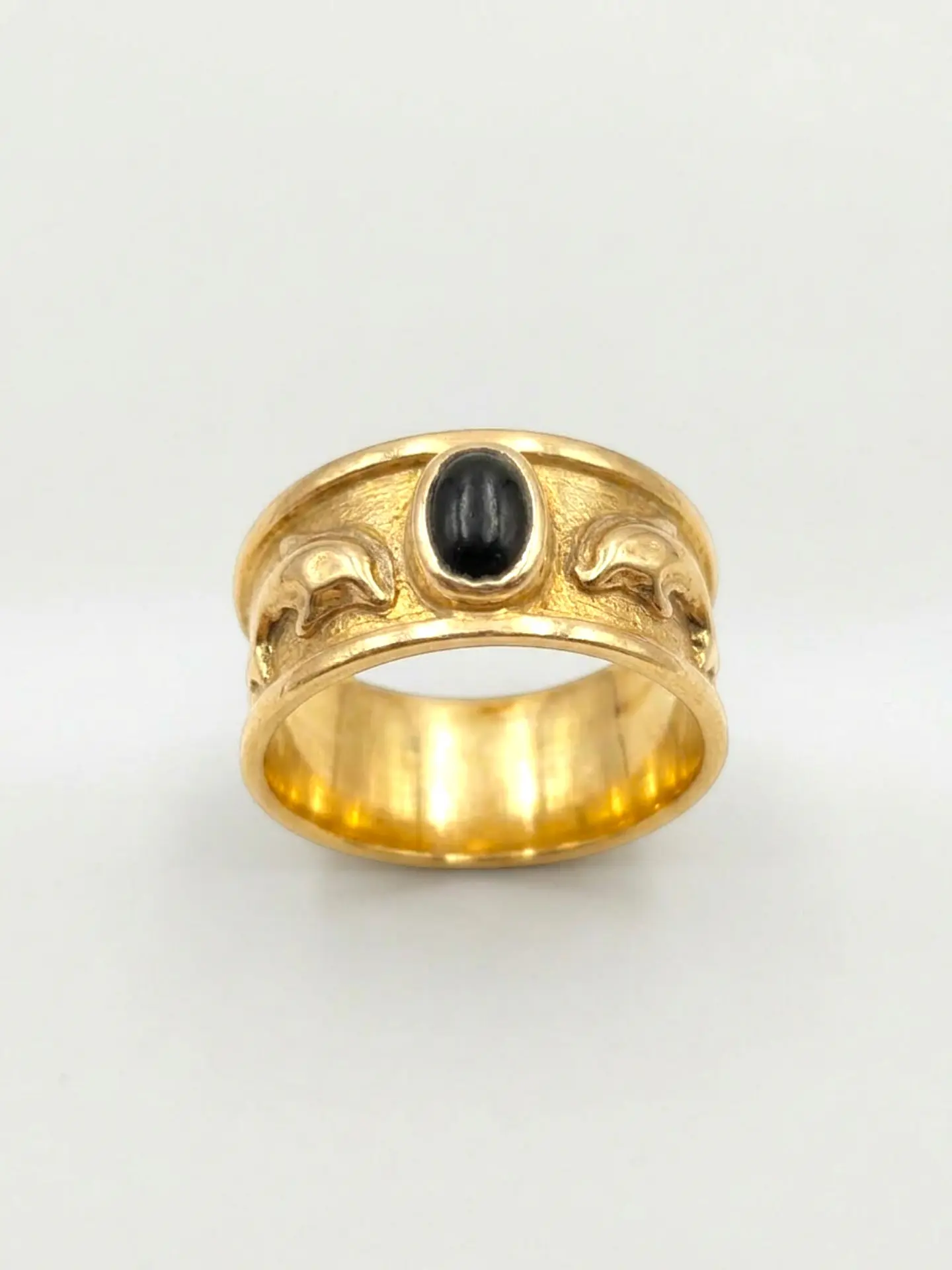 Anillo Delfines y Ónix de la Suerte Oro 18k 1