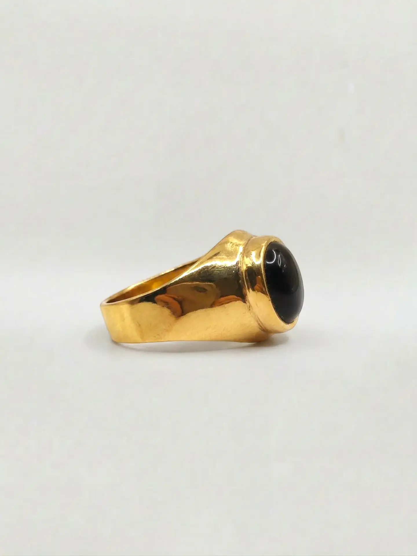 Anillo Estilo Bolocco de Ónix Oro 18k 4