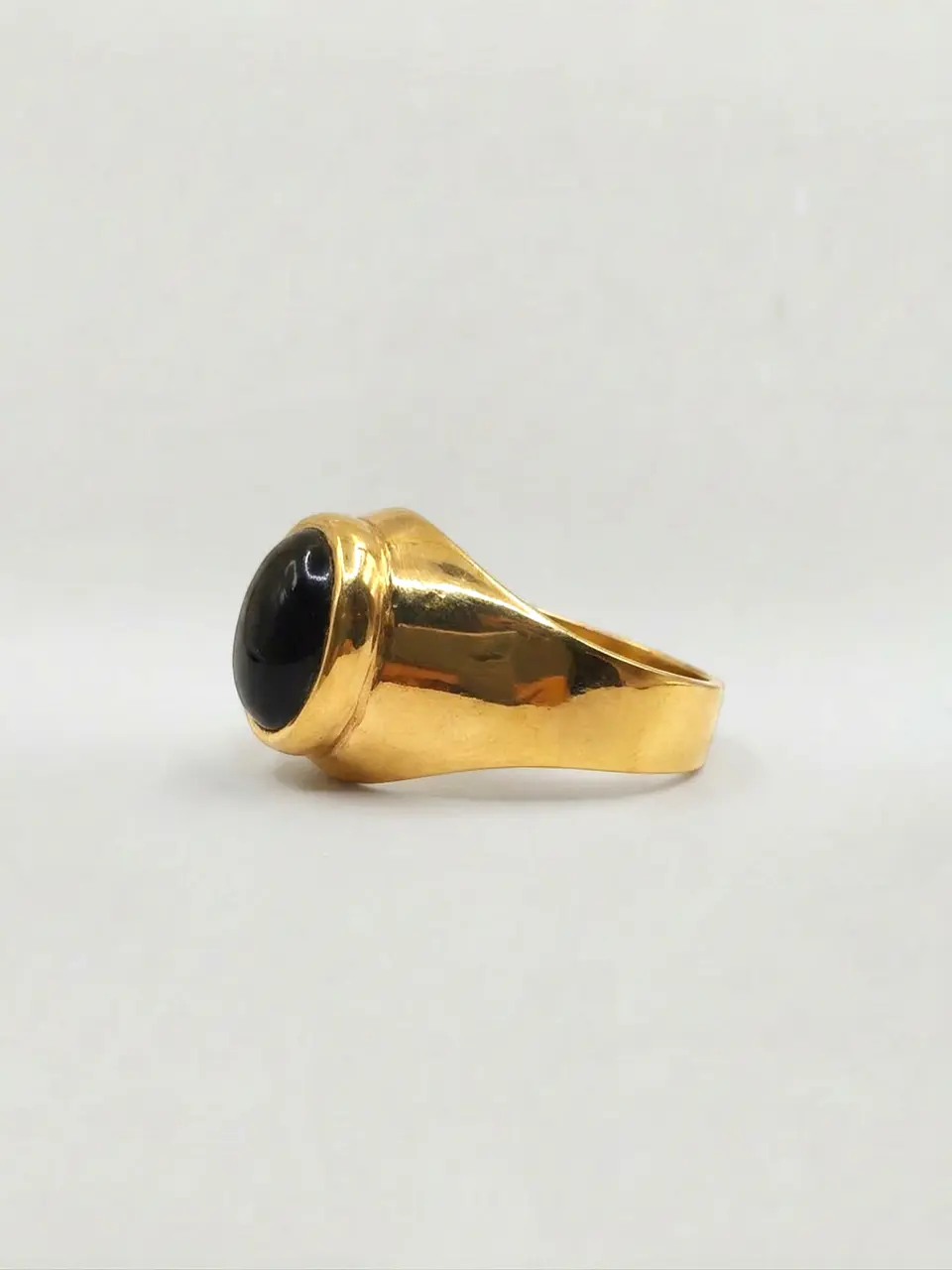 Anillo Estilo Bolocco de Ónix Oro 18k 5