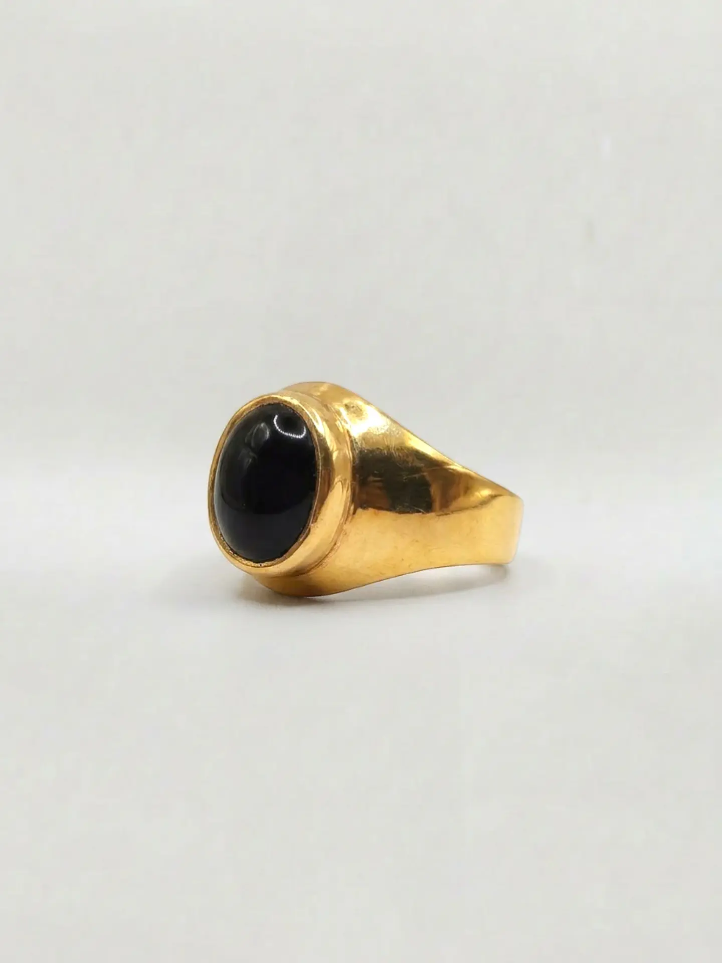 Anillo Estilo Bolocco de Ónix Oro 18k 1