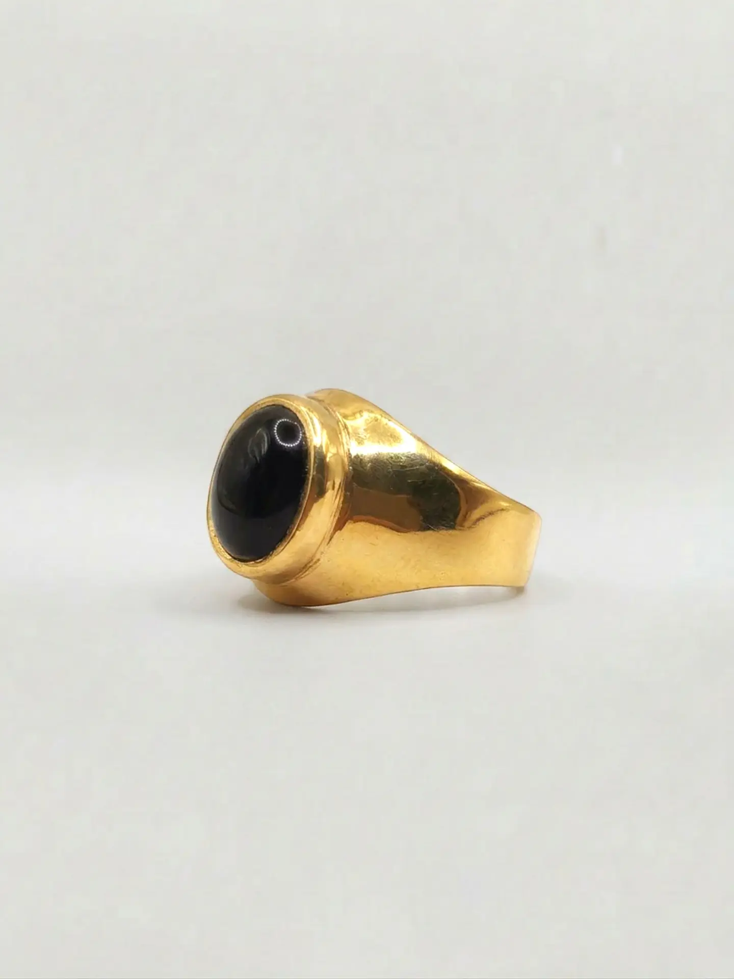 Anillo Estilo Bolocco de Ónix Oro 18k 6